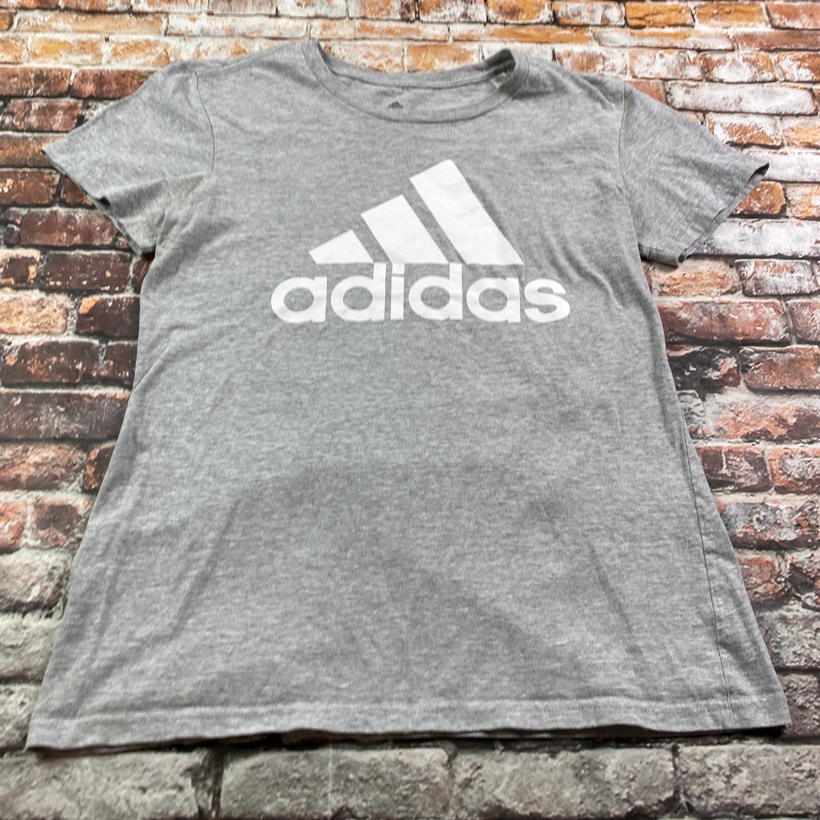 Adidas T Shirt Ladies Small Gray Short Sleeve Athletic Gym Workout Yoga Womens