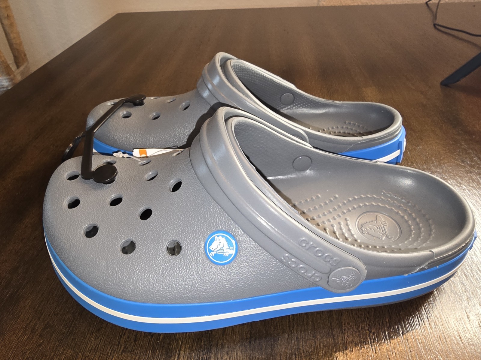 New CROCS 11016-07W Crocband Charcoal/Ocean Blue Sandal Men5/Women7