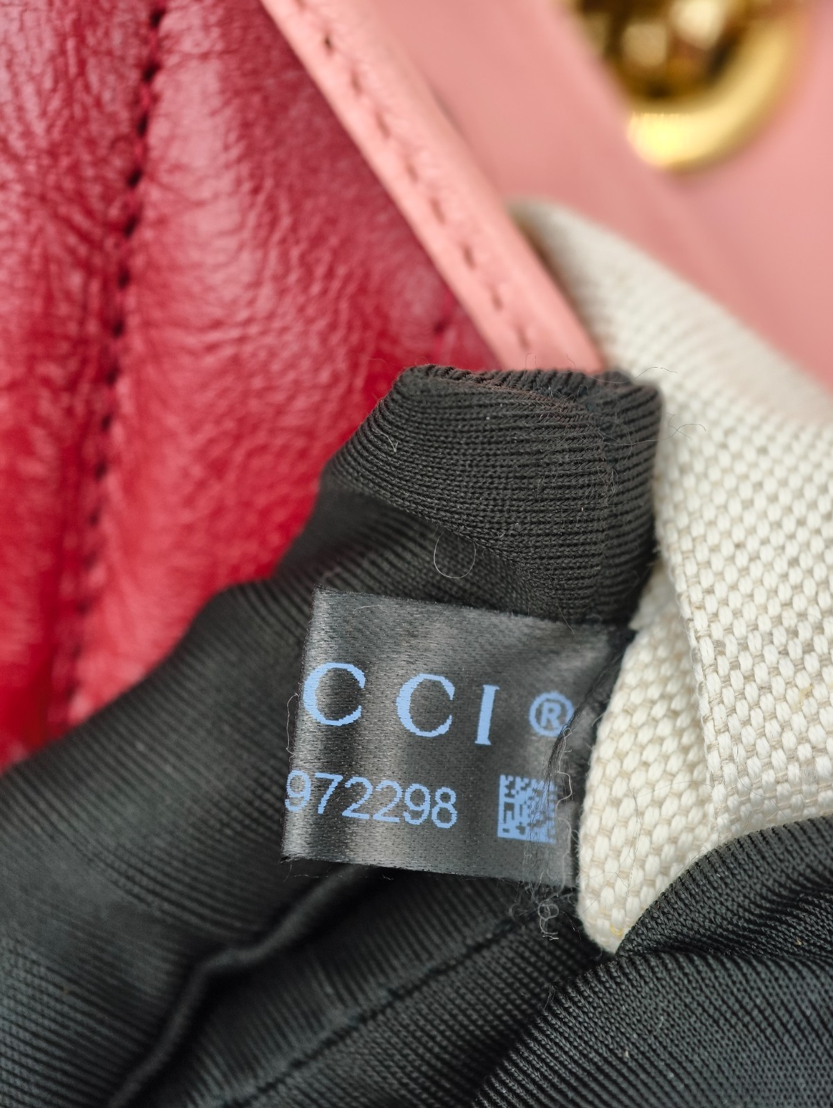 Authentic Gucci GG Marmont Medium 26cm Red Leather Pink Piping Torchon GG Should