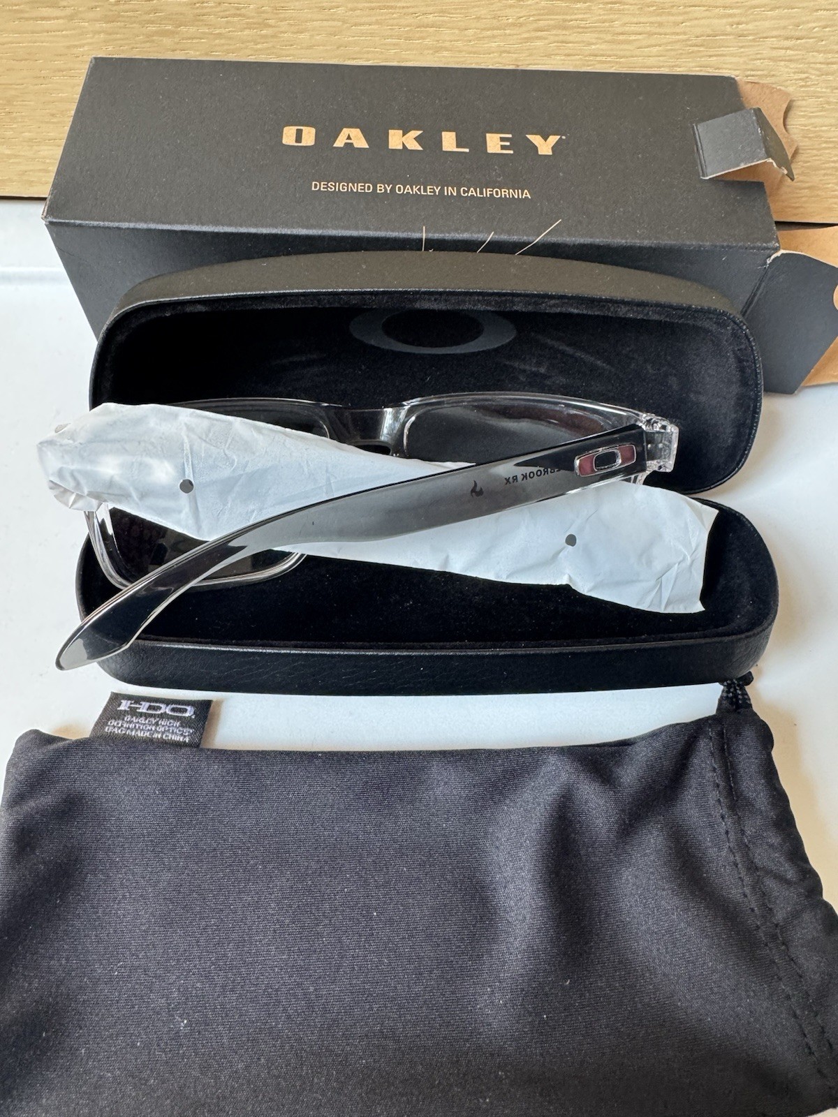 Oakley Holbrook Polished Clear Frame M (131mm) Fit Regular – High Bridge Fit