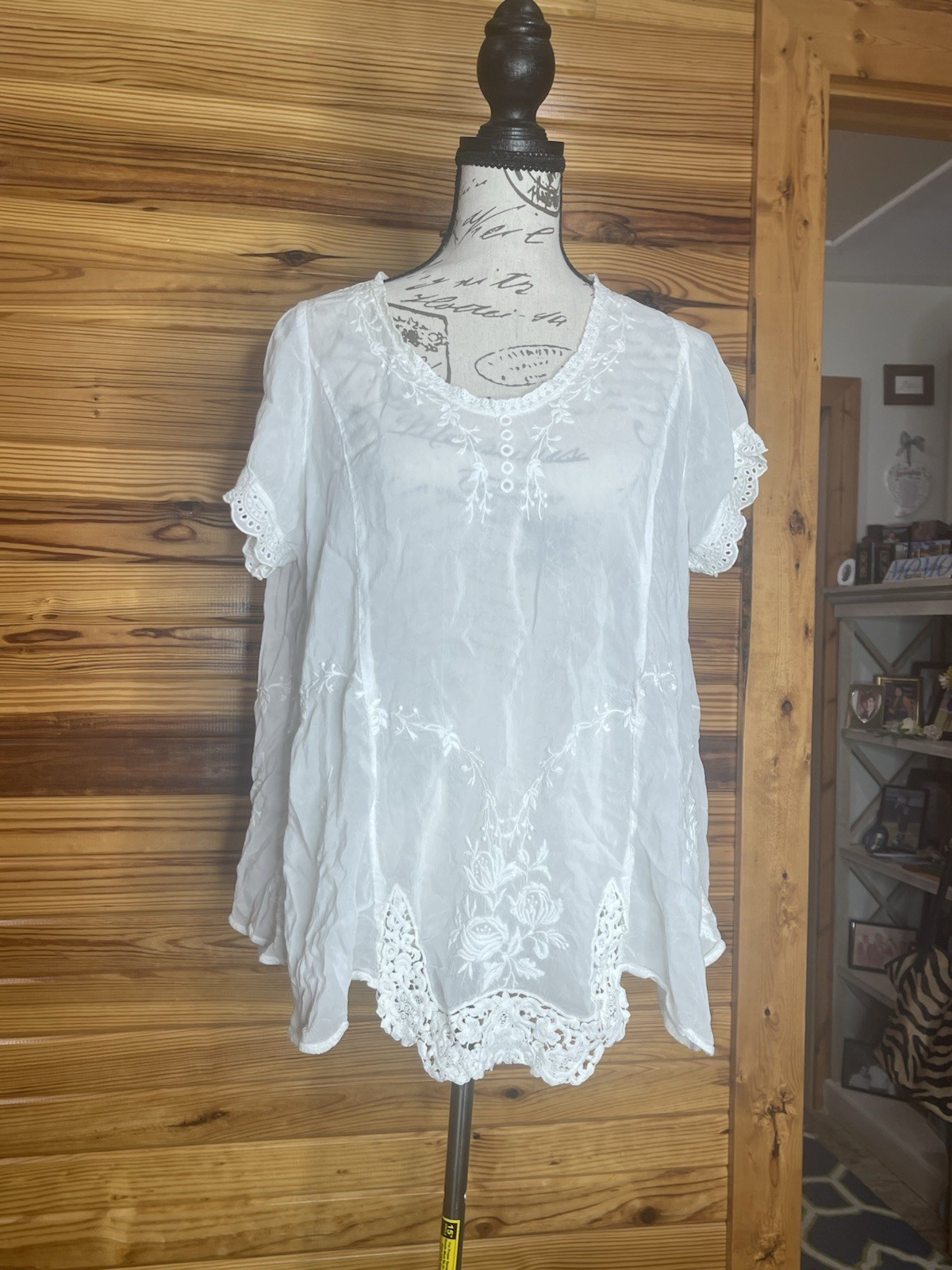 Johnny Was Women’s White Embroidered Lace Tunic Scoop Neck Cap Sleeve Blouse S