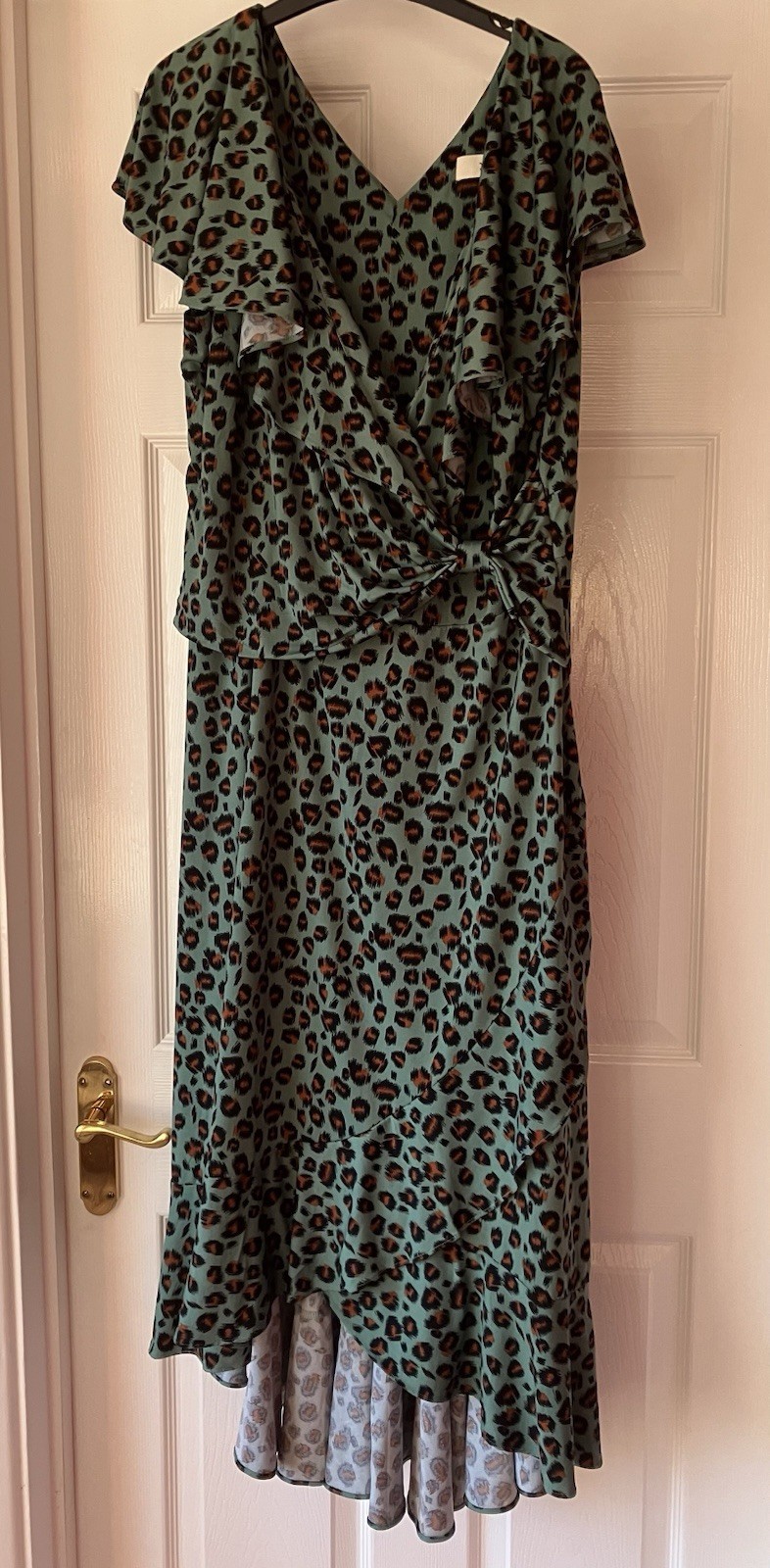 Jolie Moi Luciana Green Leopard Print Dip Hem Midi Dress. Size 18 UK