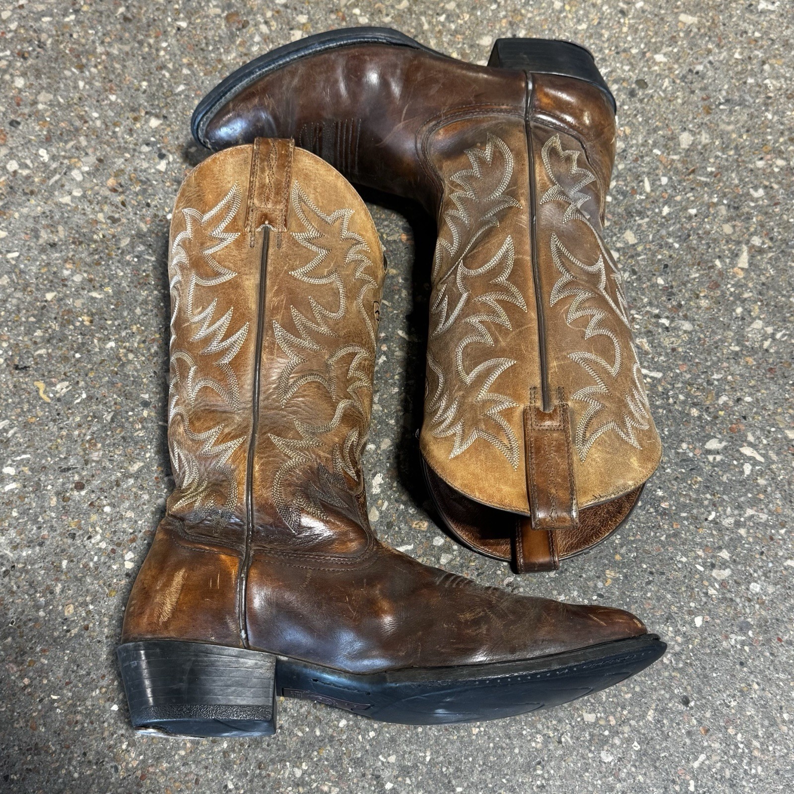 Ariat Heritage Boots 34725 Oiled Brown Leather Pull On Cowboy Work MENS 10 EE