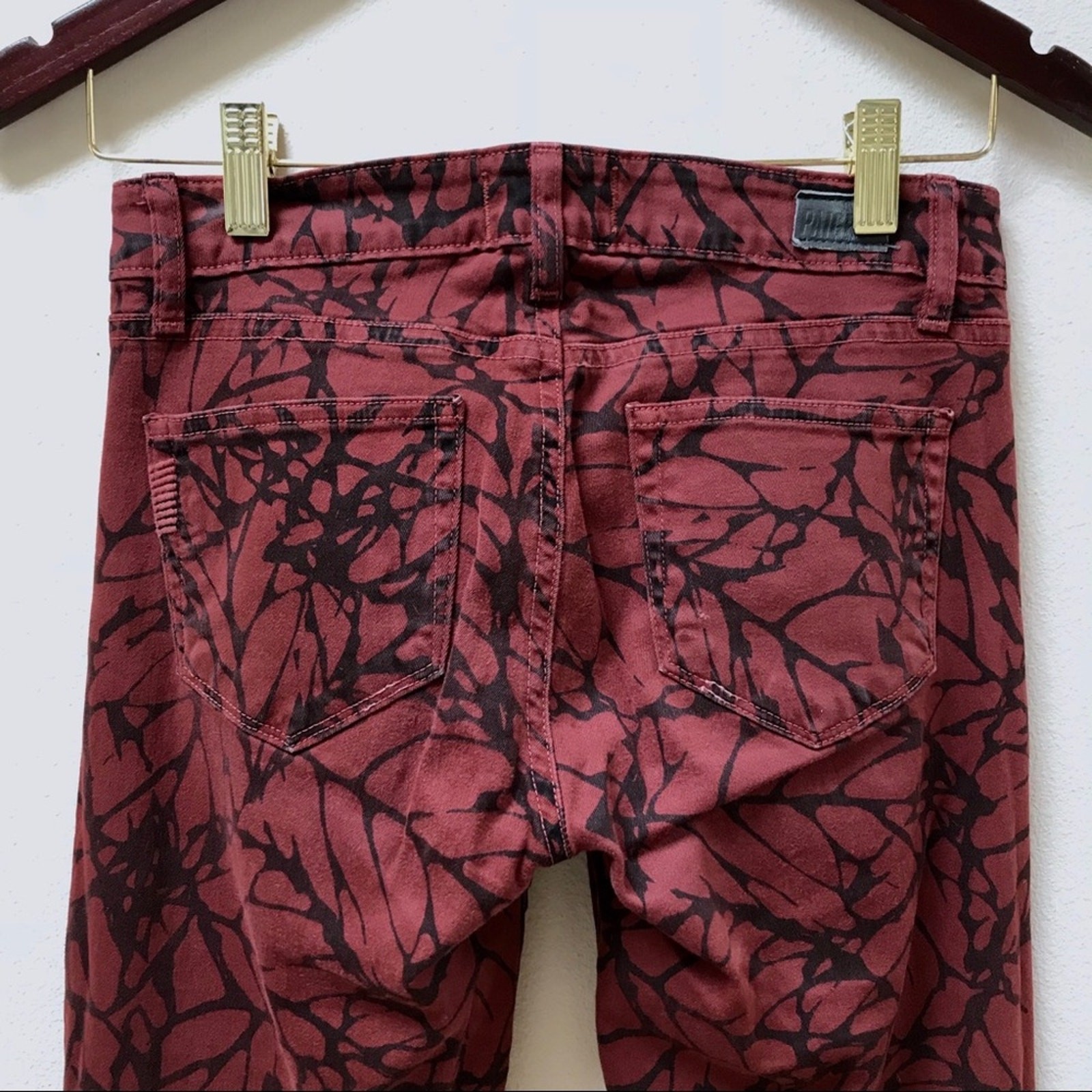 PAIGE Skyline Skinny Maroon Black & Red Leaf Print Skinny Jeans Women’s Size 26