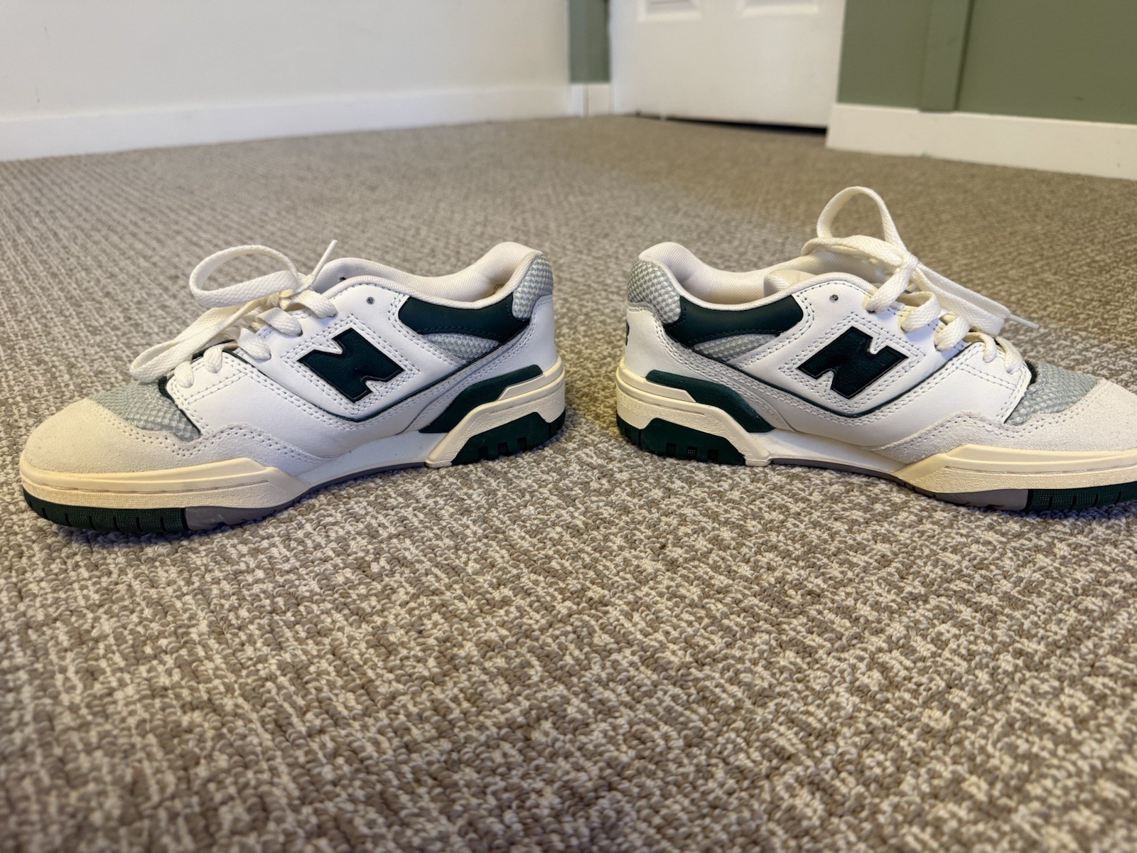 New Balance 550 Men’s Low Top Lace-Up Colorblock Sneaker White Green Gray