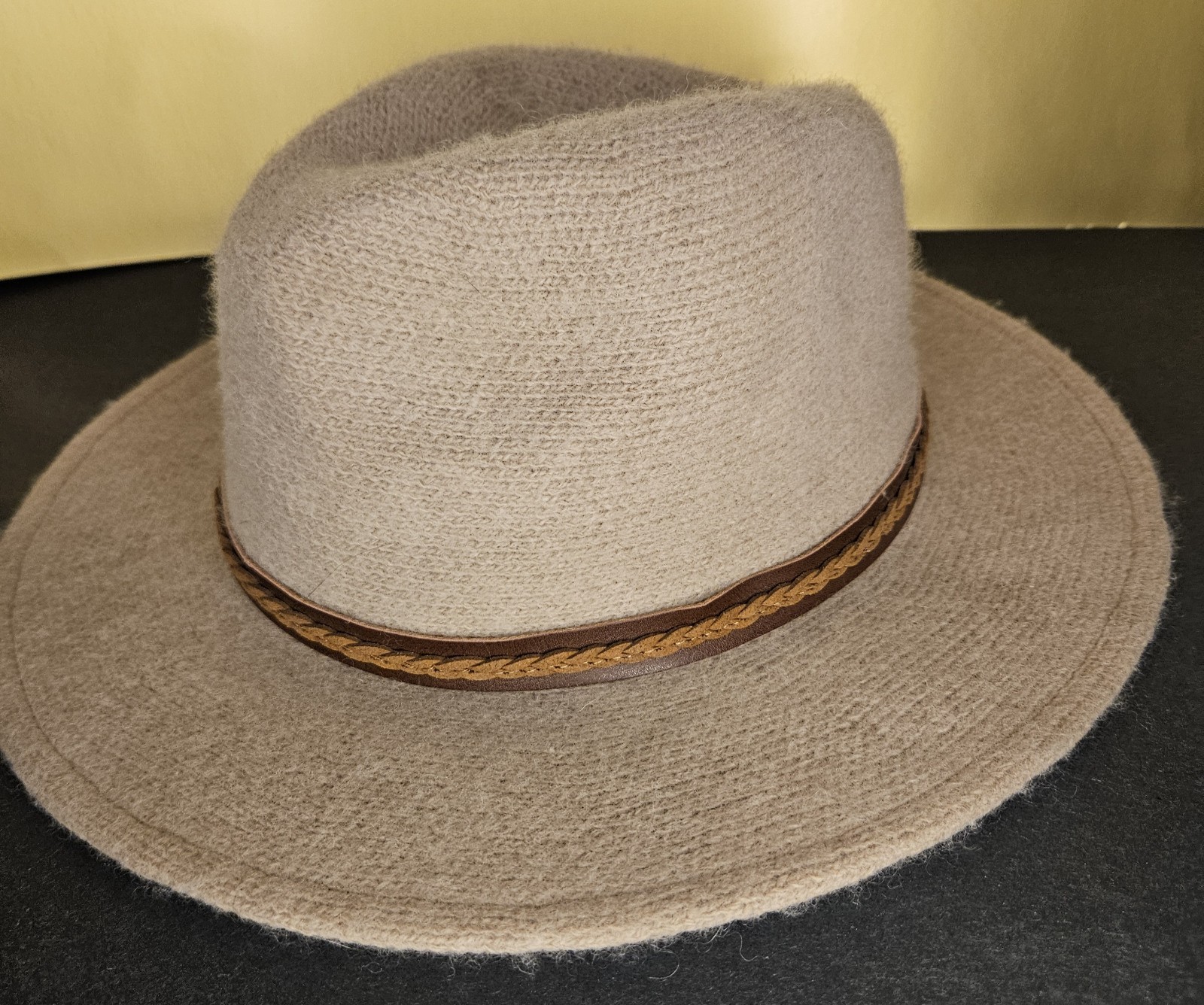 Beige Polyester/Wool Fedora Hat Wide Brim Brown Braided Band Adults Pre-Owned