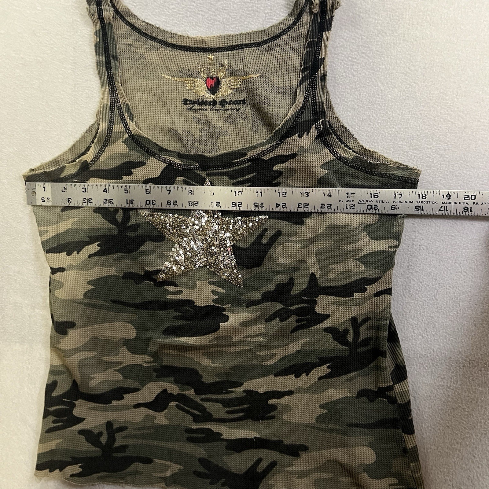 Twisted Heart Sleeveless Tank Top Womens Size Medium Camo Waffle Knit Distress