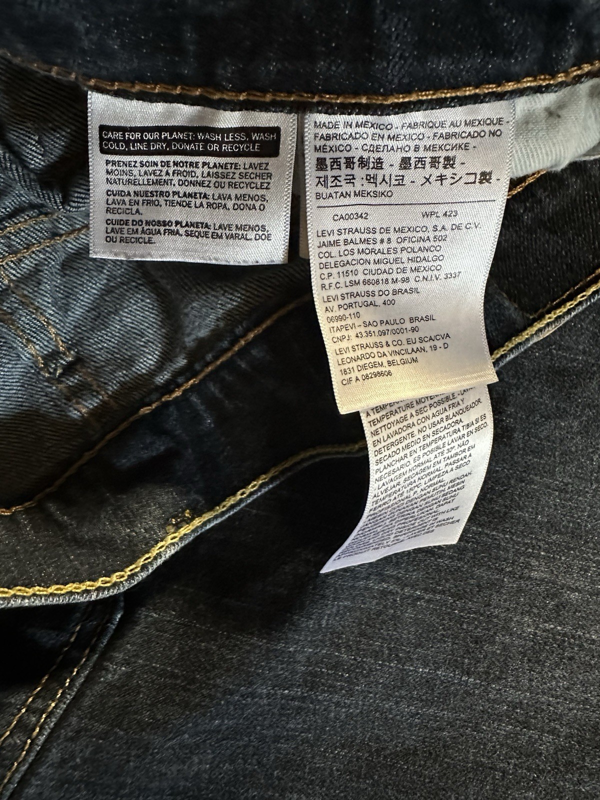 Levi’s Men’s 500 Series Athletic Fit Tapered Dark Wash Blue Denim Jeans