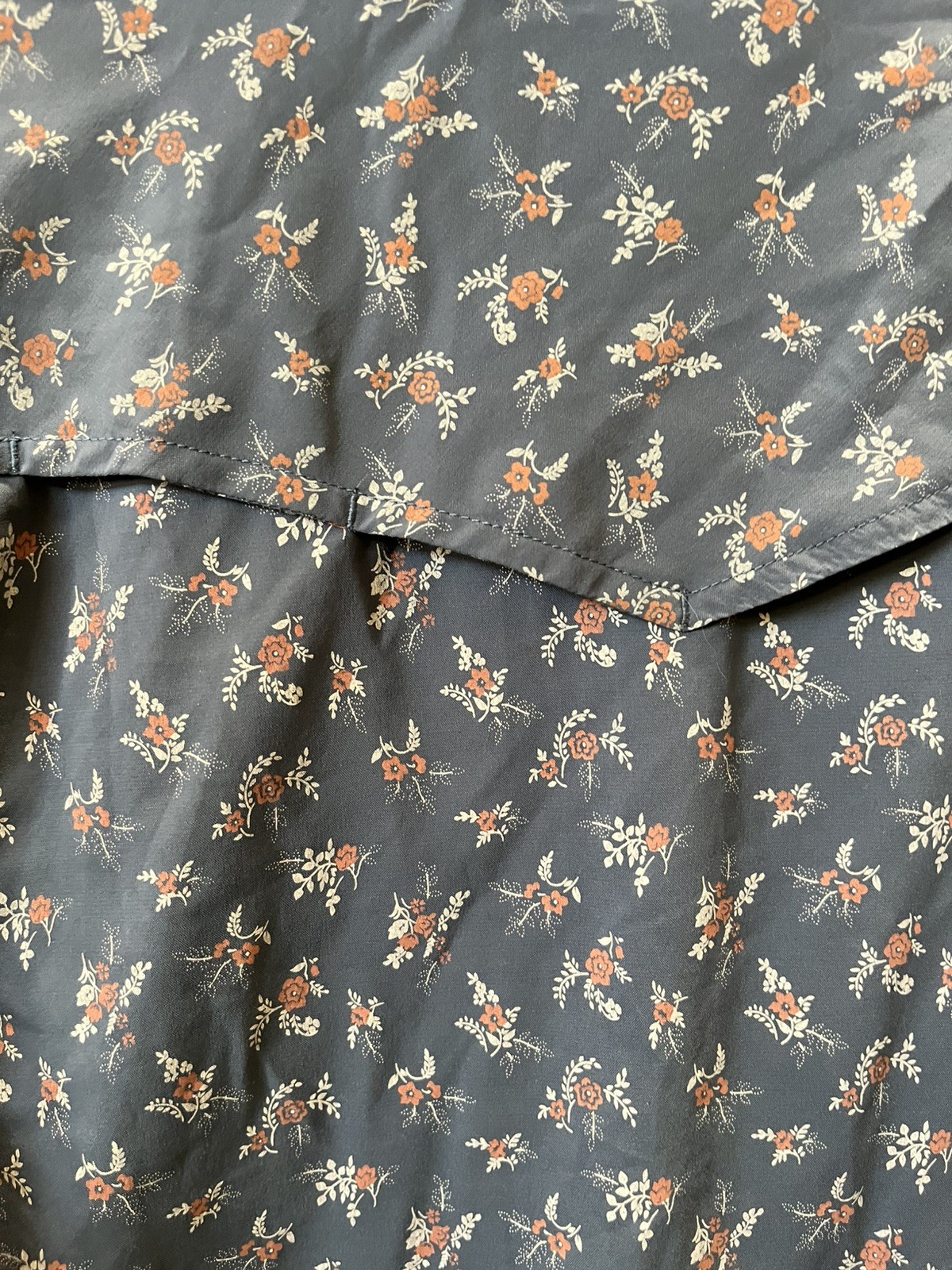 Howler Bros Open Country Shirt Medium Blue Floral Short Sleeve Pearl Snap Vented