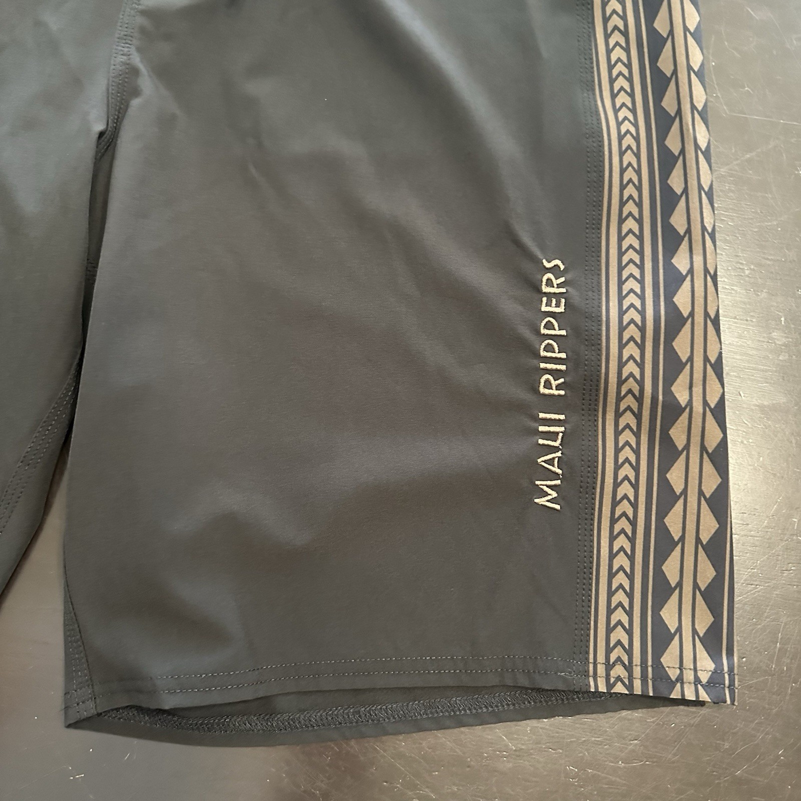 Maui Rippers Tribal Black Tan Board Shorts Stretch Surf Swim Trunks Cargo 36