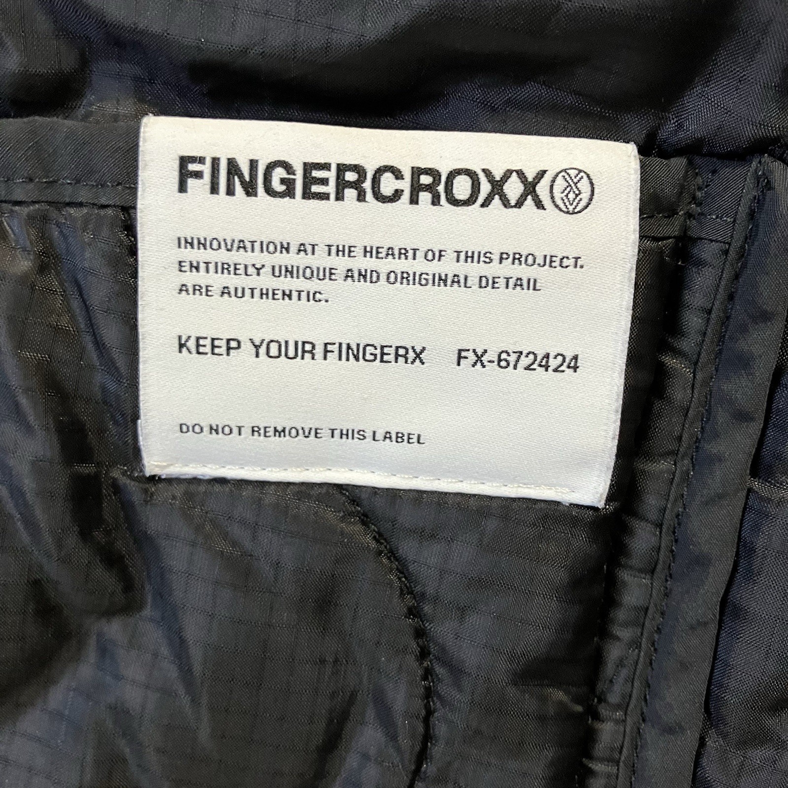 FINGERCROXX Jacket Mens Size Large Black Quilted Military Style Logo Ribbed Cuff