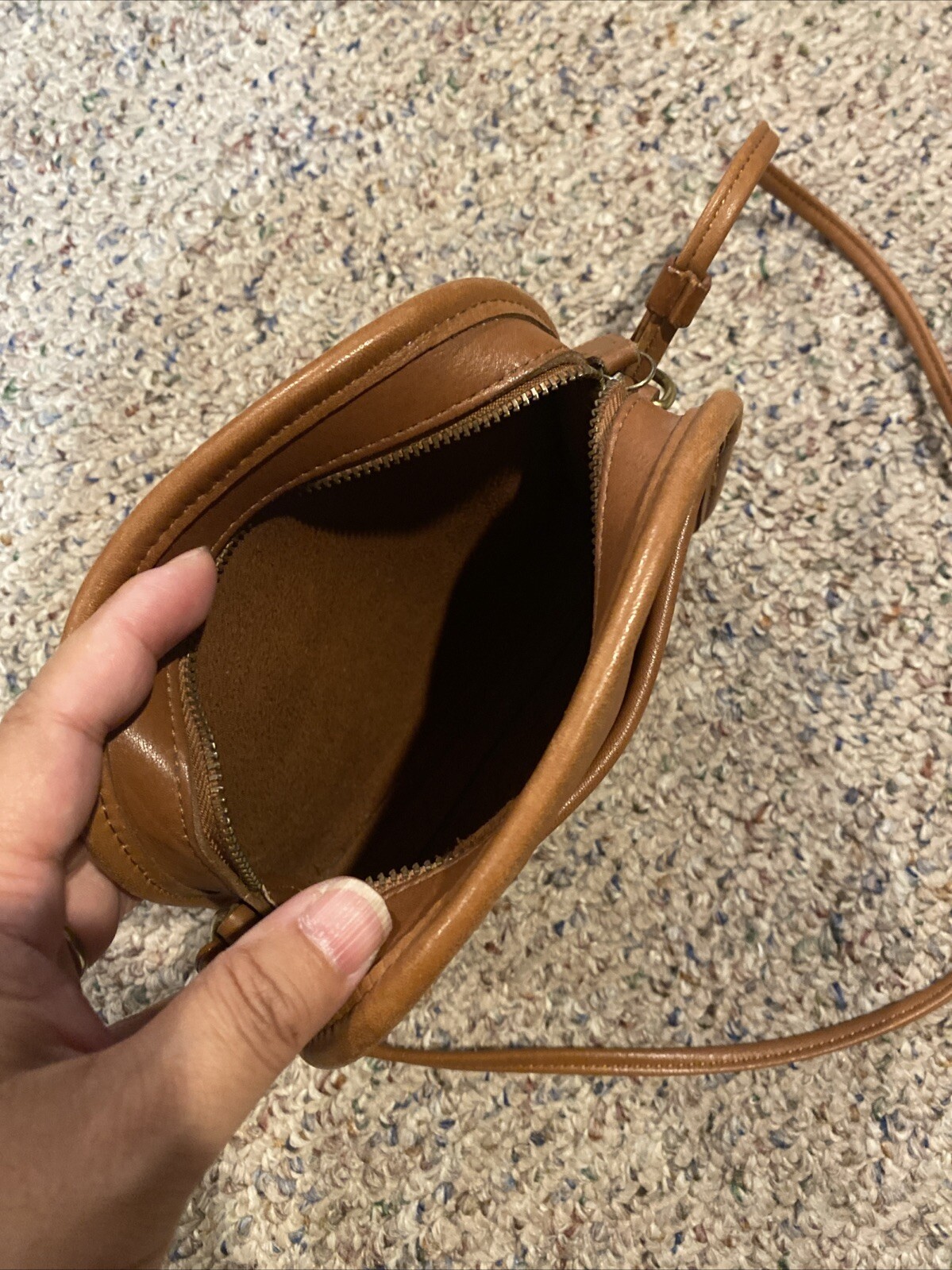 COACH VINTAGE BRITISH TAN ABBIE ZIP CROSSBODY BAG 9017
