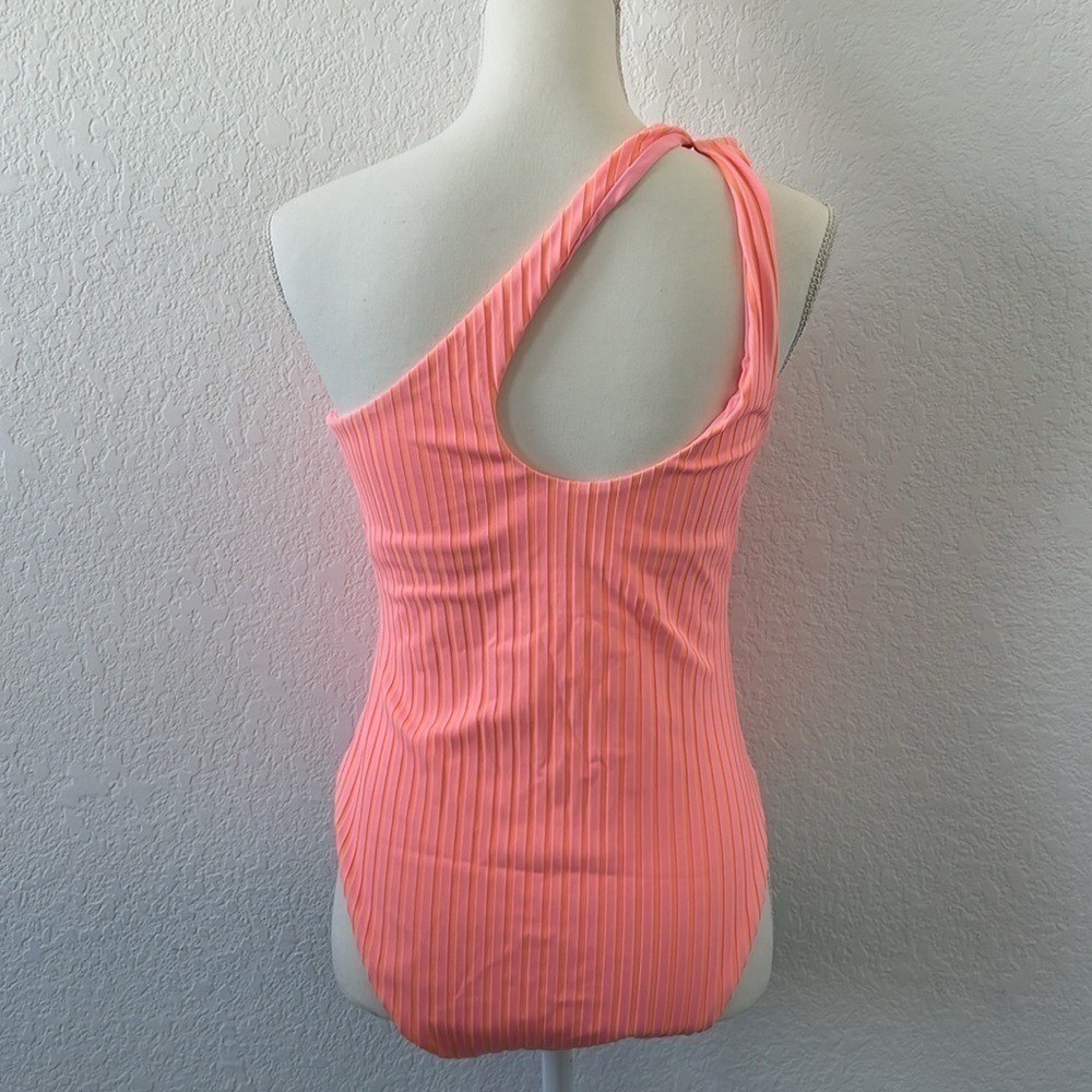 NWT L*SPACE Two Tone Ribbed Phoebe One Piece Swimsuit Beach Vacation Summer