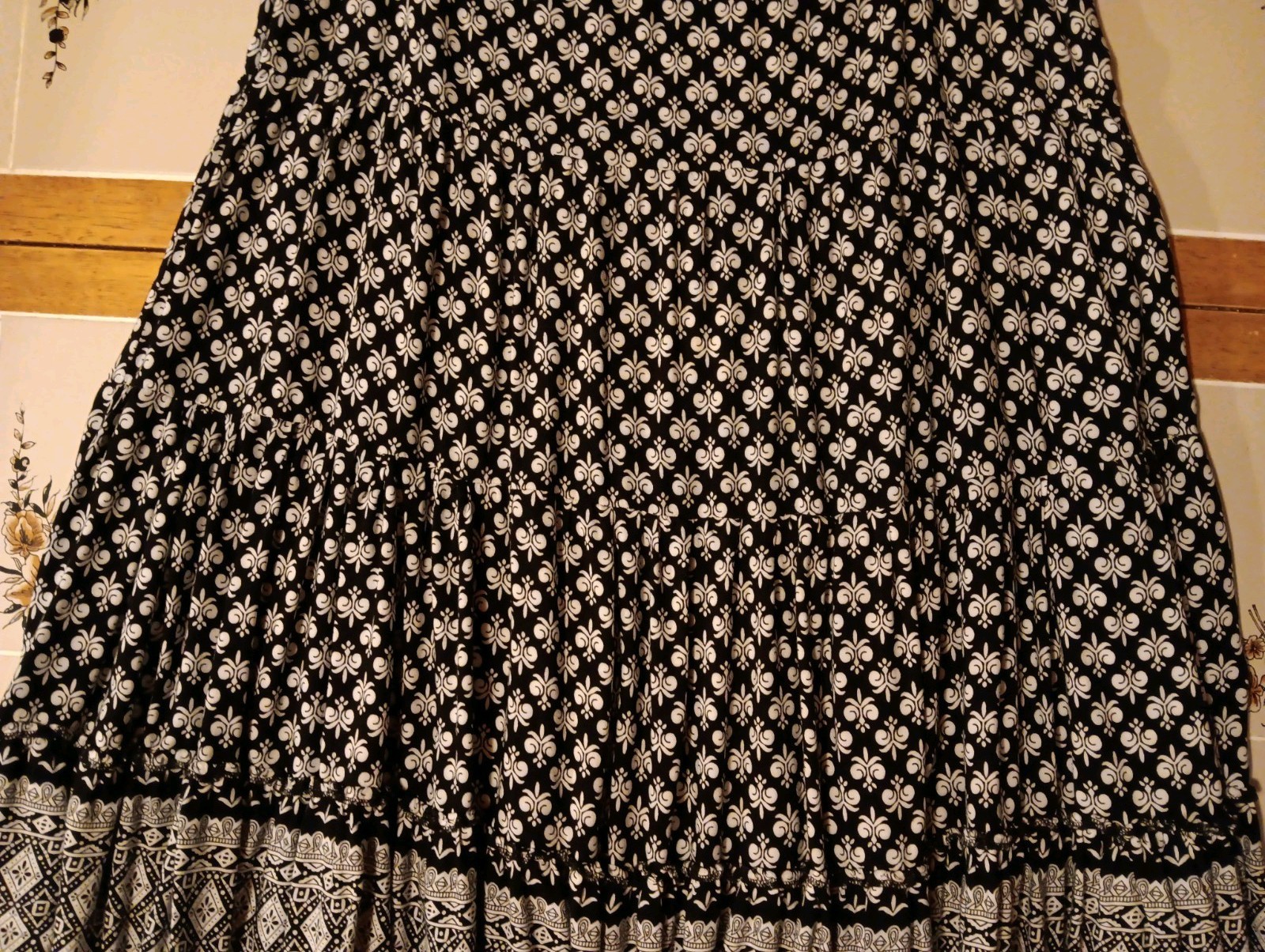 White Stag Black/White Pattern Peasant Skirt Elasticized Drawstring Waist Small