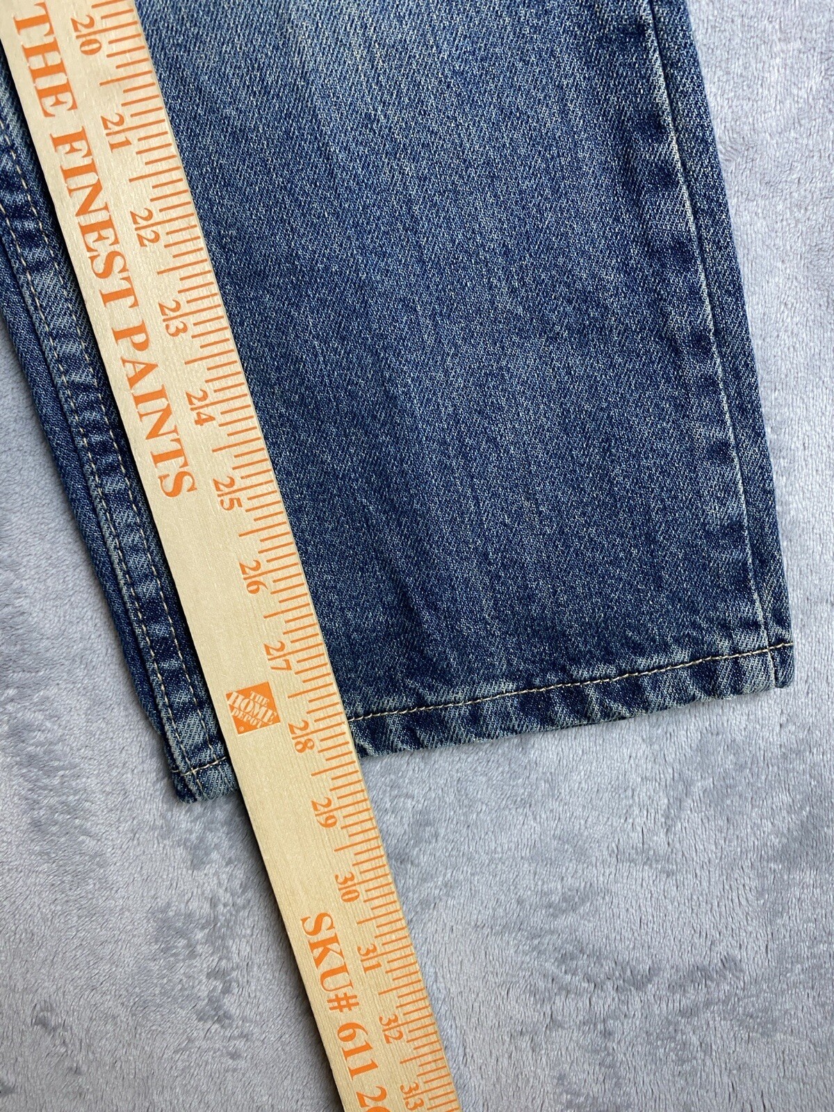 Genuine Wrangler Men’s Regular Fit Blue Jeans Size 29 x 30 (measured 28 x 28.5)