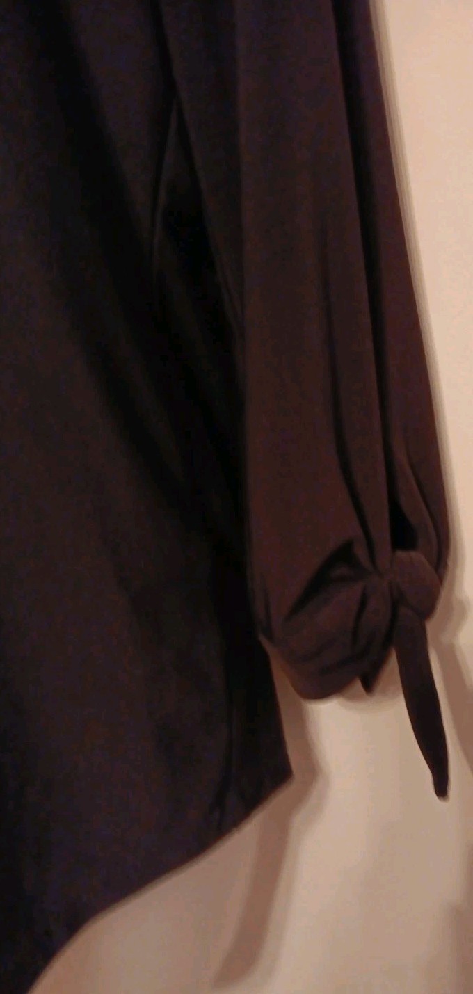 Anne Klein Black Top Stretch Small Collar 3/4 Tie Sleeves 3 Button Placket EUC