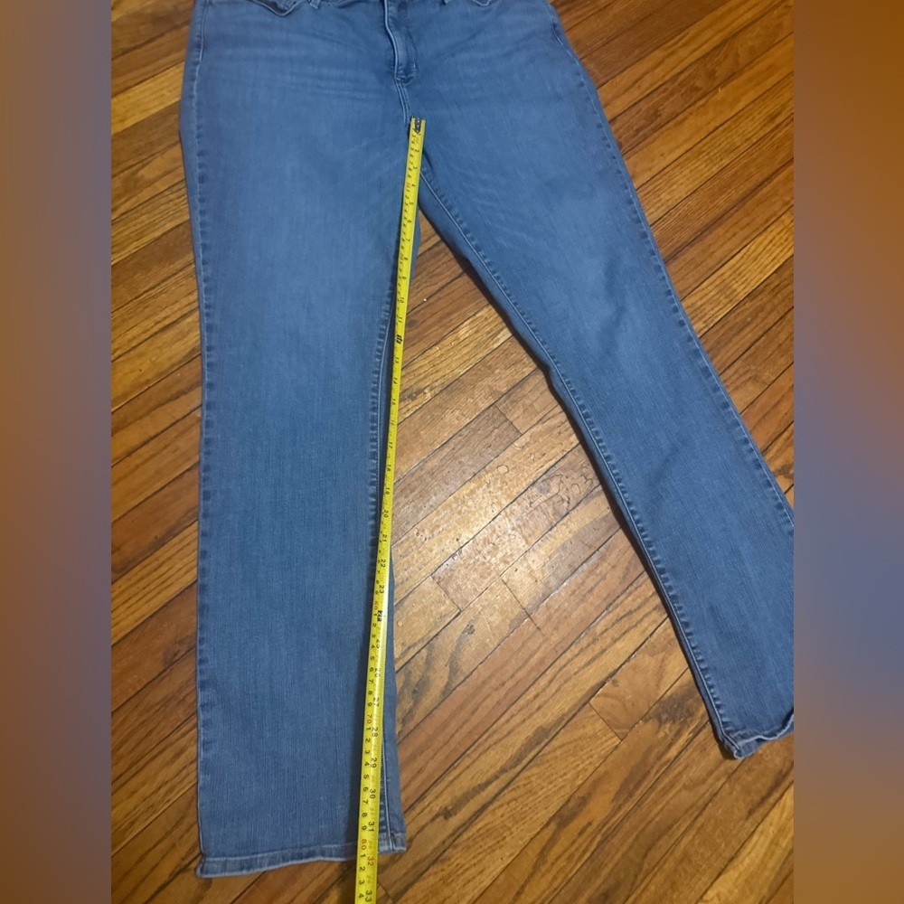 Levi Strauss Totally Shaping Straight Jeans Size 18L W34 L34 Stretch Light Wash