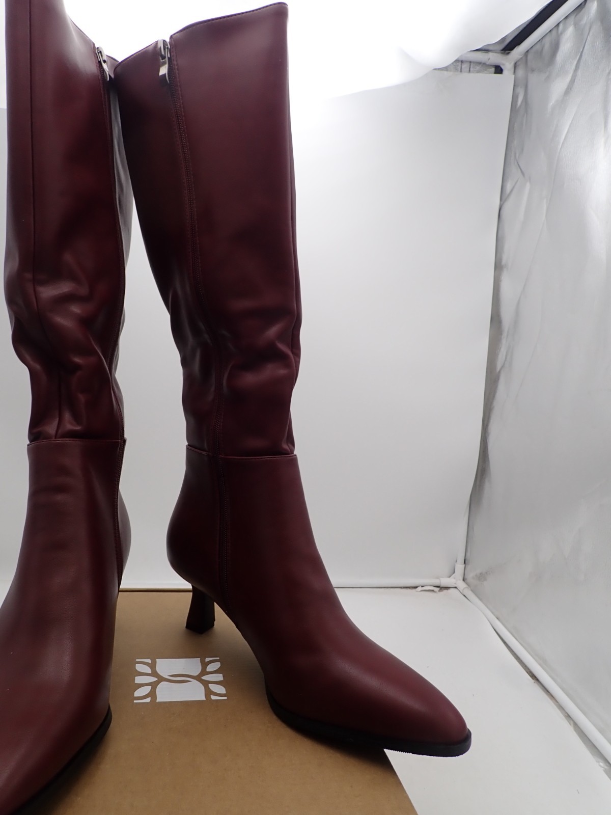Lunhonk Burgundy Knee High Boots Women’s Kitten Heel Pointed Toe size 9.5