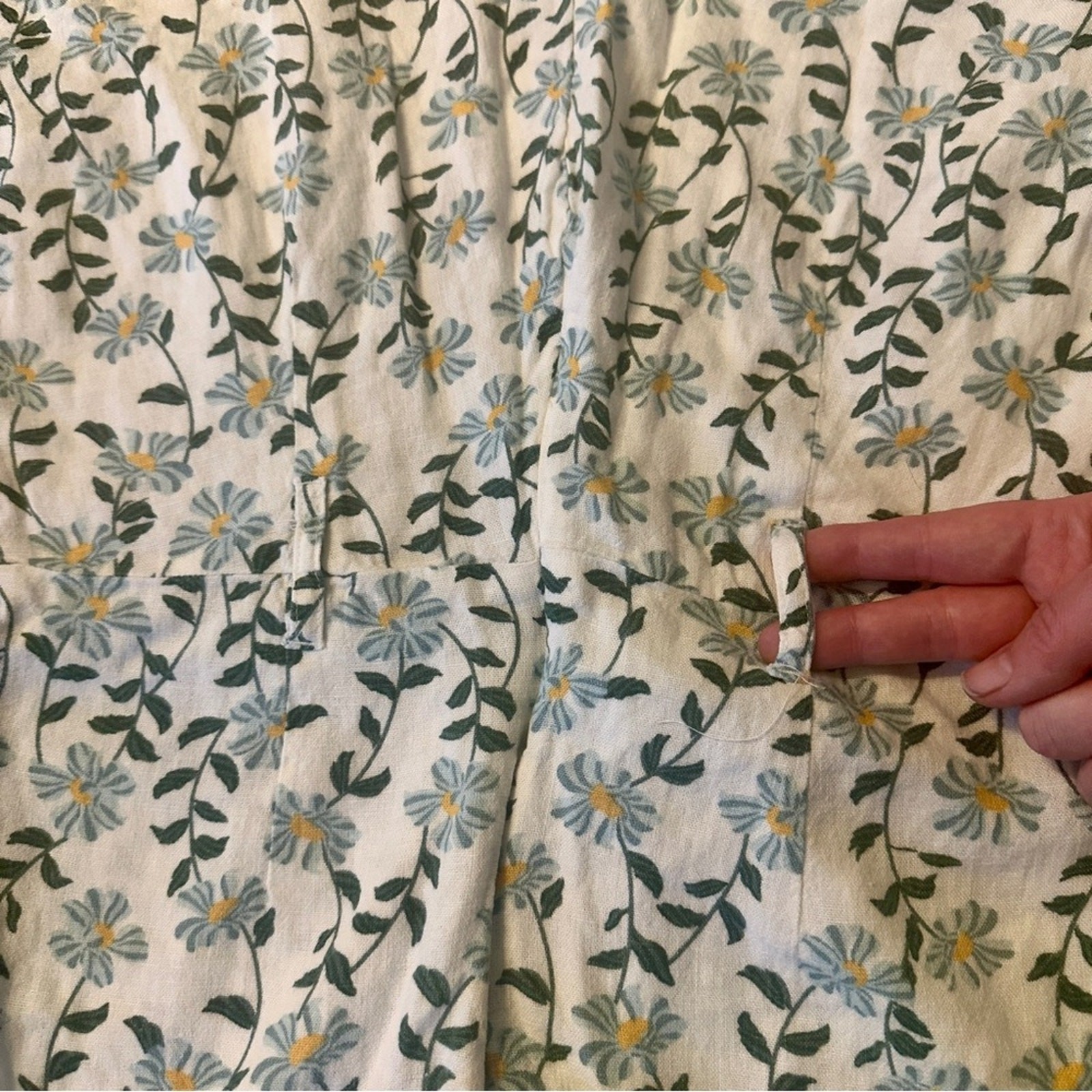DIP Linen Blend Floral Cropped Jumpsuit Cottagecore Wide Leg Pockets Size 6