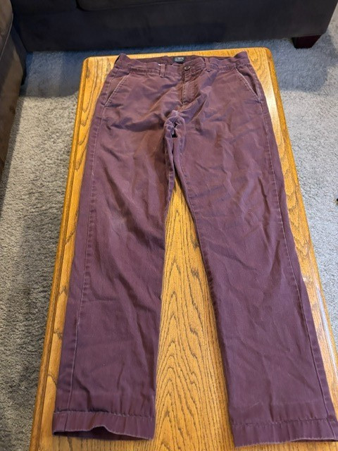 J. Crew The Sutton Flat Front Chino Pants Men’s Size 31 X 30 Burgundy Red