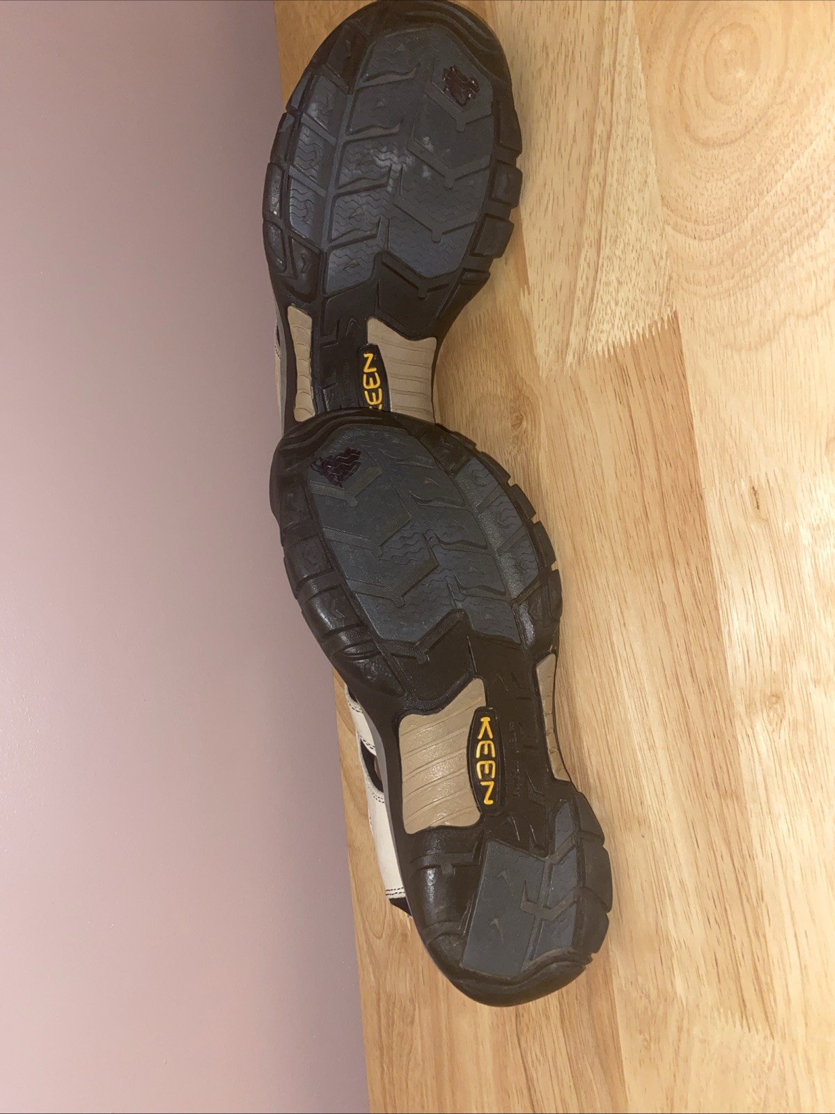 EUC KEEN Newport Women US 10.5 Neutral Hiking Waterproof Leather Beach Sandals