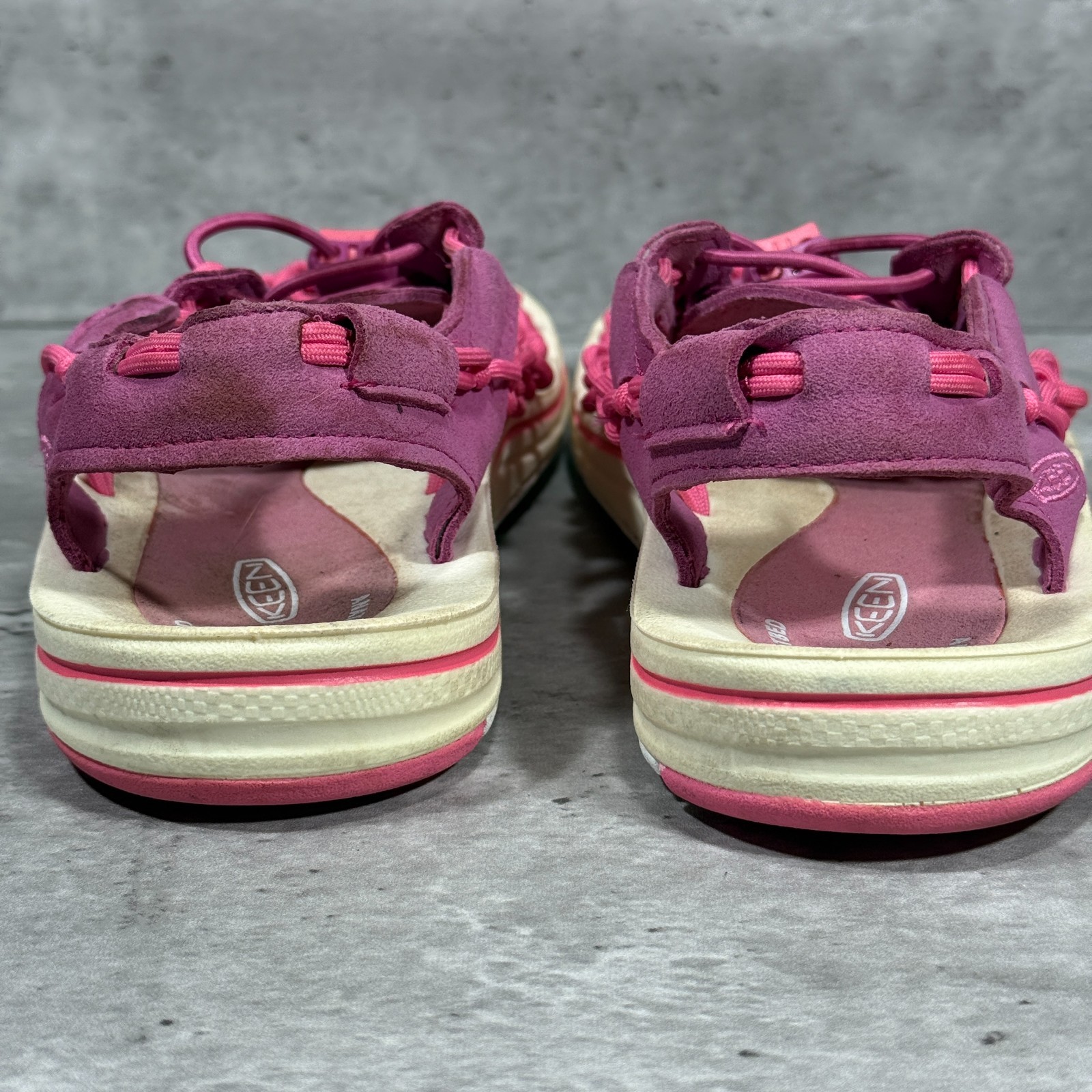 KEEN Uneek Pink Sandals Drawstring Closure Women’s Size 7