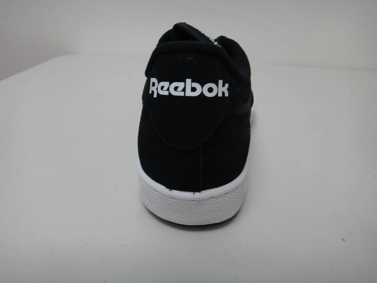 Reebok Club C 85 Men’s 10.5 Black Suede Sneaker Classic Low Top Comfort