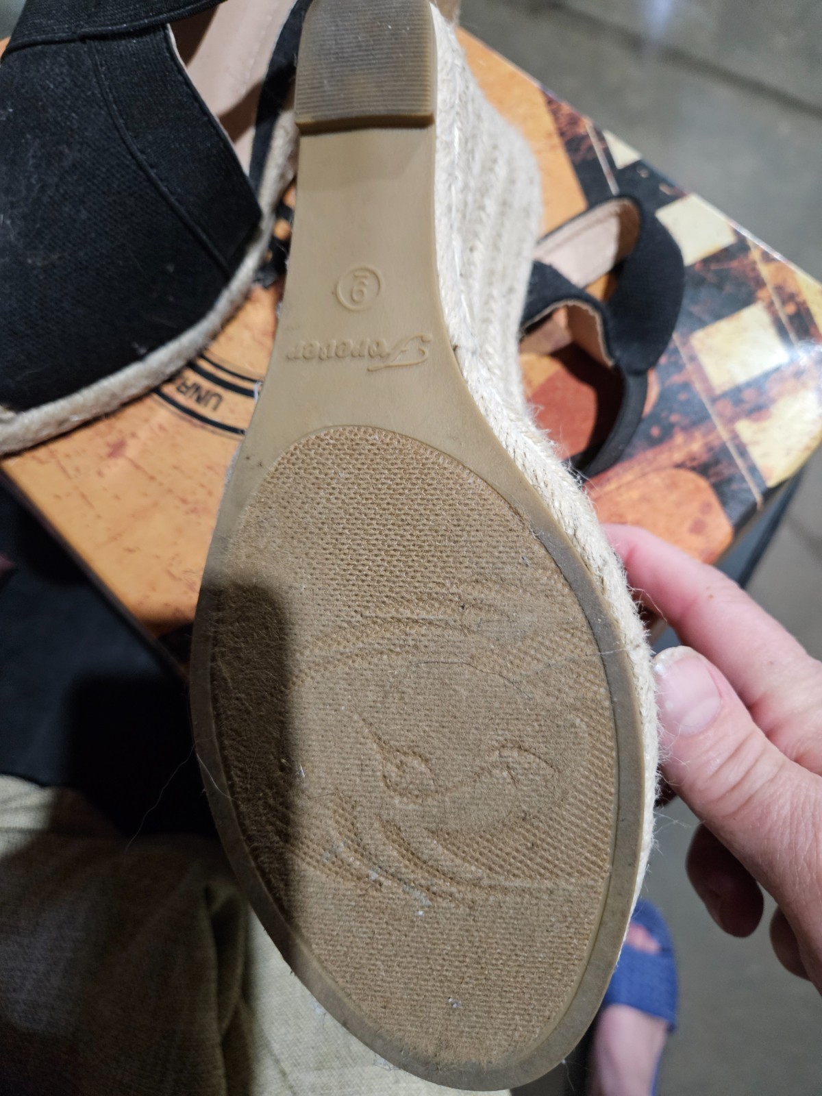 Forever Women’s Closed Toe Wedge Sandal Size 9