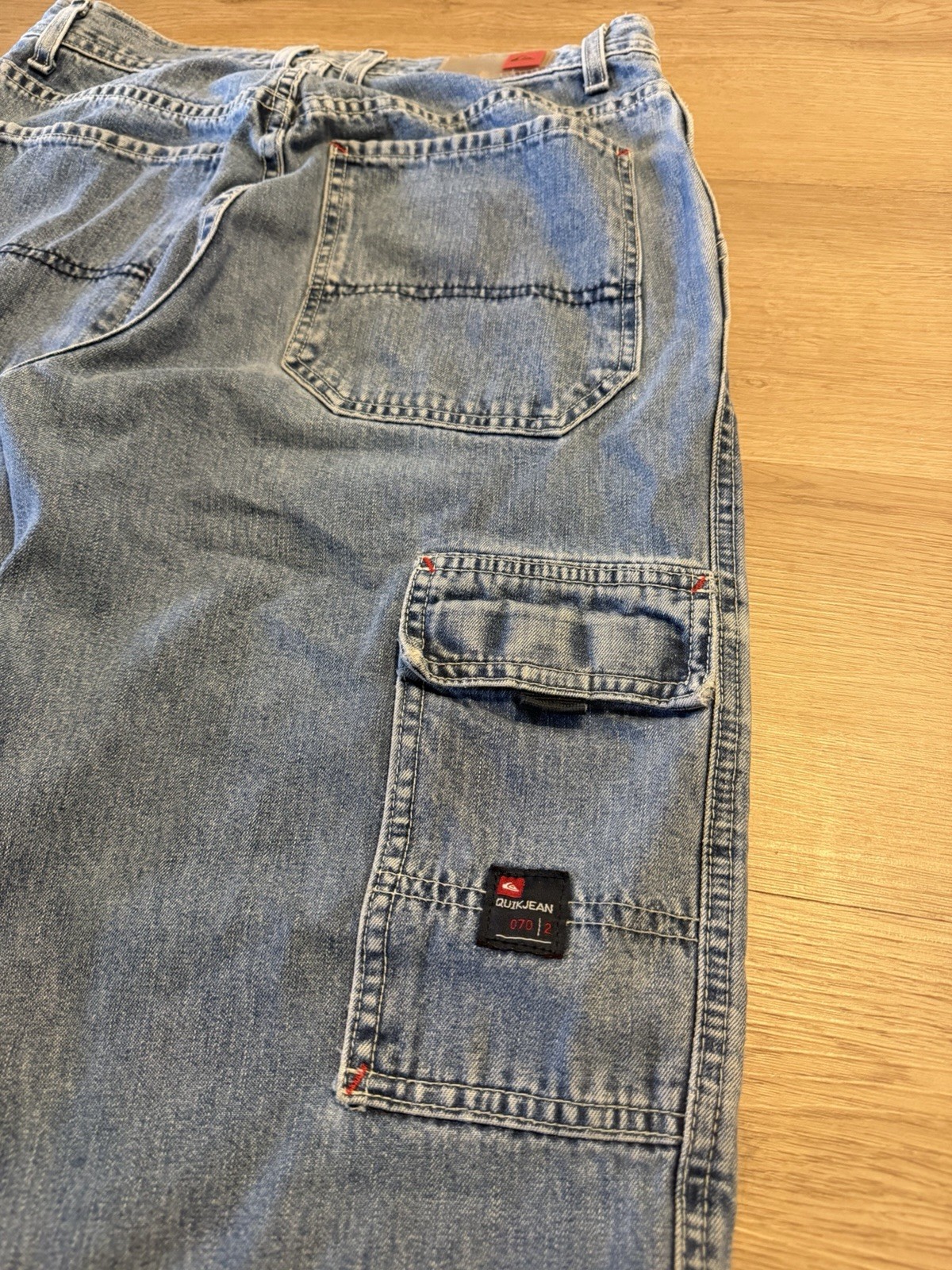 Quiksilver Men’s Blue Denim Relaxed Fit Jeans Medium Wash Cargo Pockets Logo