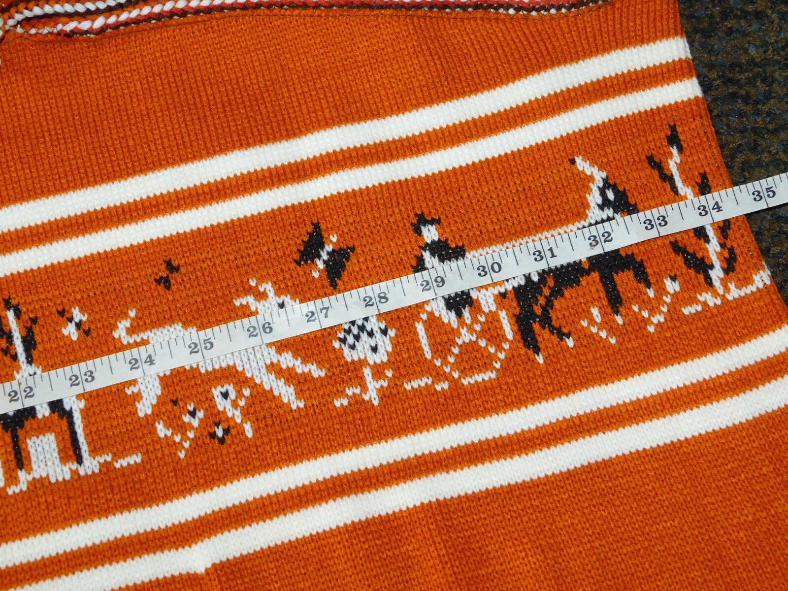VINTAGE HORSE & BUGGY MID THIGH LENGTH OPEN FRONT PONCHO W/FRONT TIE