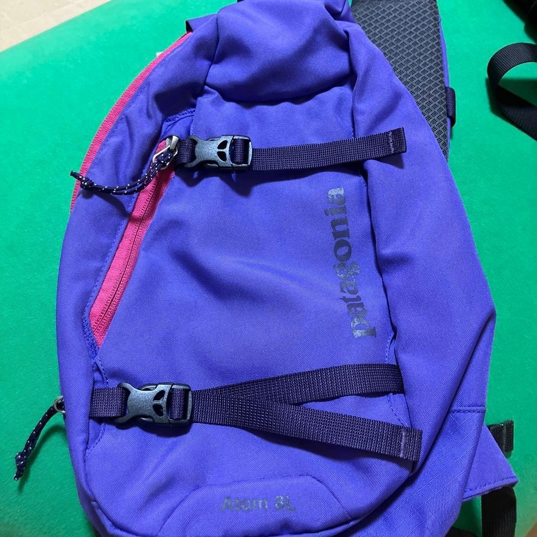 Patagonia Atom 8L Sling Bag Very Good Mesh Lightweight Purple