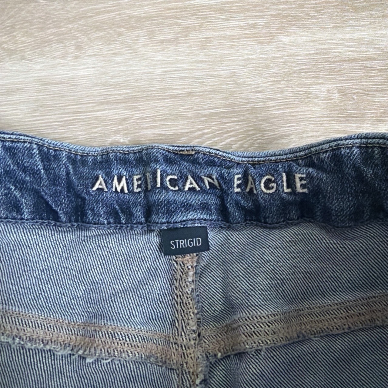 American Eagle Strigid Curvy Mom Jeans Women’s Blue Medium Wash Size 10