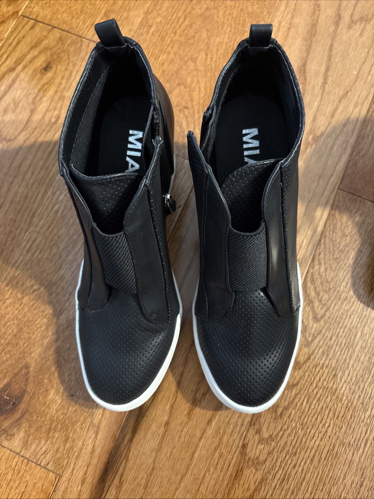 MIA Black Wedge Sneaker Boots 7.5 Women’s