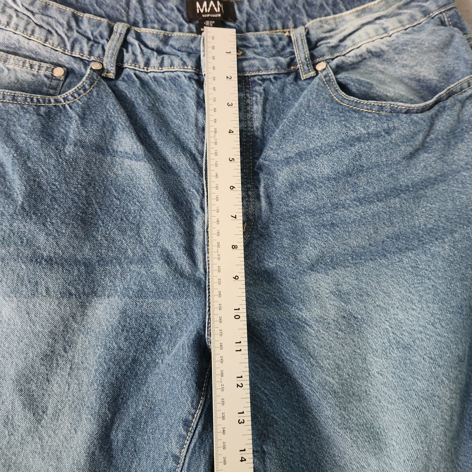 BOOHOO MAN Jeans Mens Size 36 RELAXED FIT MEN’S JEANS Light Wash Distressed