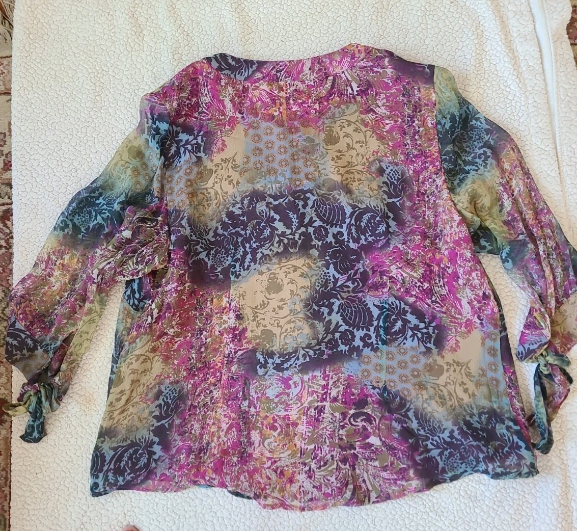 Coldwater Creek 100%silk v-neck pink/blue/green blouse Size 1X long sleeve lined