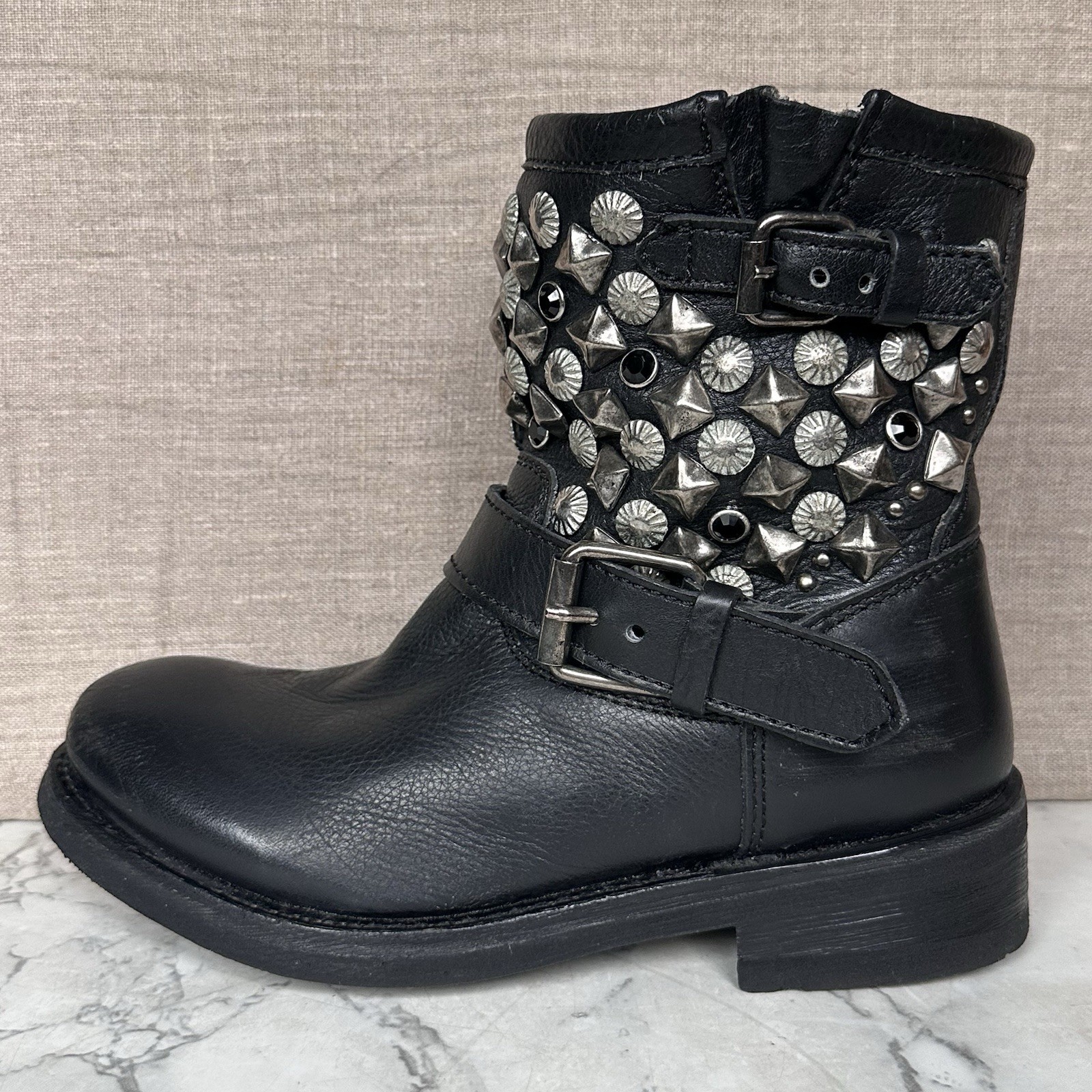 Ash Titanic Distressed Black Leather Ankle Boots Sz 6 Moto Biker Studs R-Stone