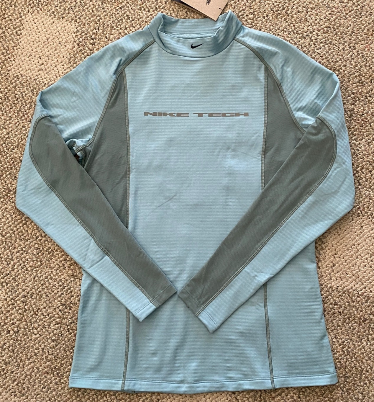 Nike Tech Top Shirt Base Layer Long Sleeve HV1405-017 Tight Fit $85 Men’s M