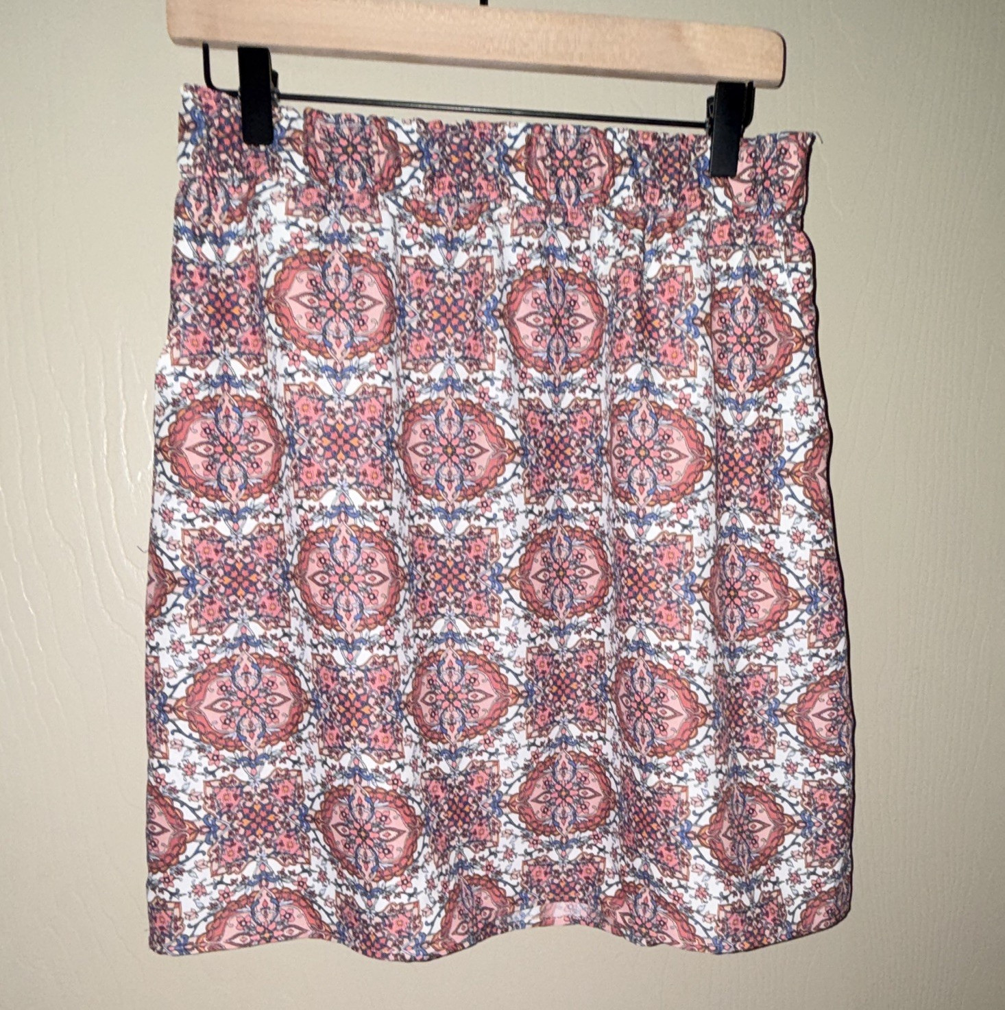 LOFT Women’s Paisley A-Line Mini Skirt Size S Pink/White/Blue Chiffon Elastic