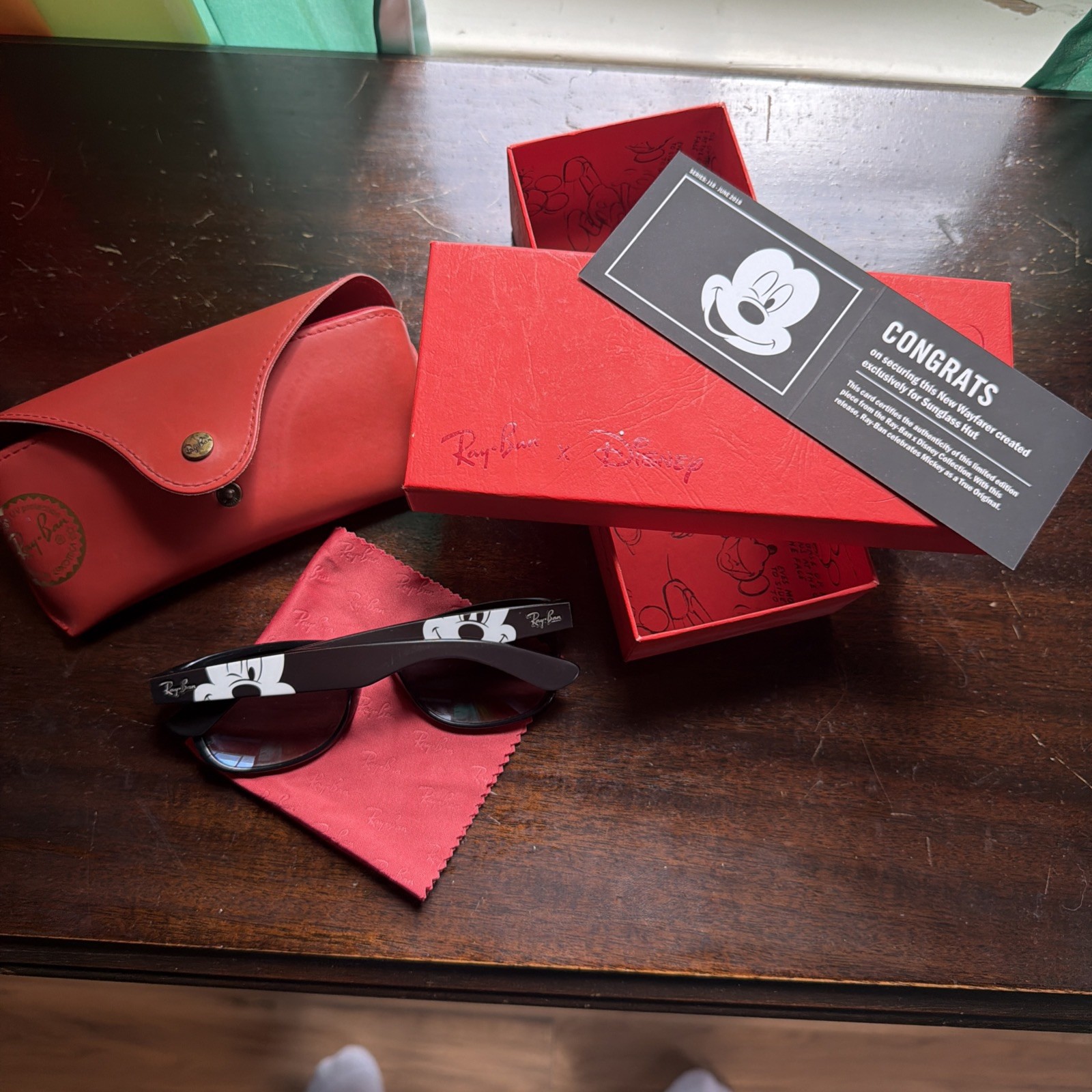 Ray Ban X Disney Sunglasses Limited Edition J18 New Wayfarer RB2132 Rare HTF. 
