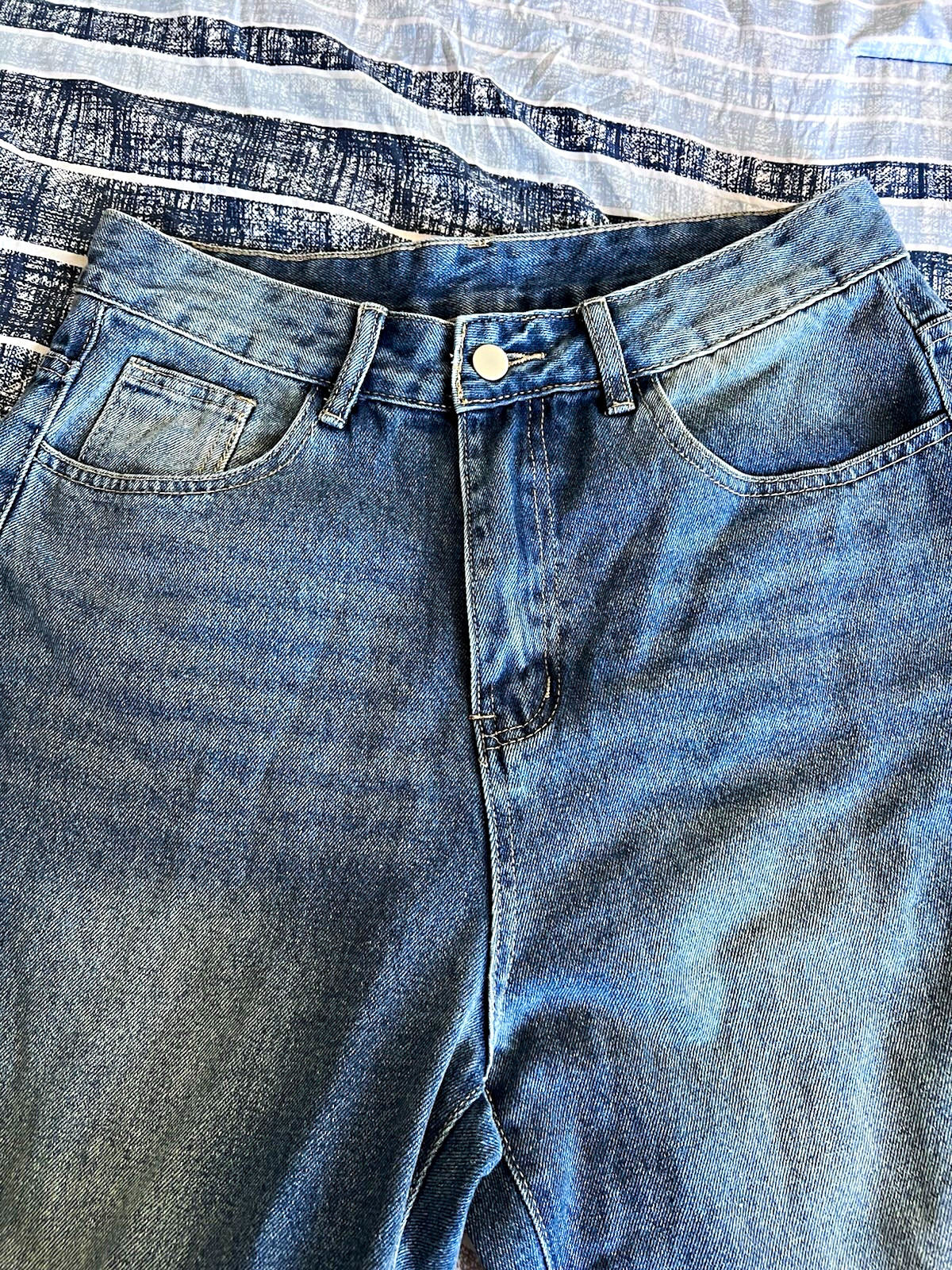 Women’s Blue Denim Jeans Straight Leg Regular Fit Mid Rise Button Zip 5-Pocket