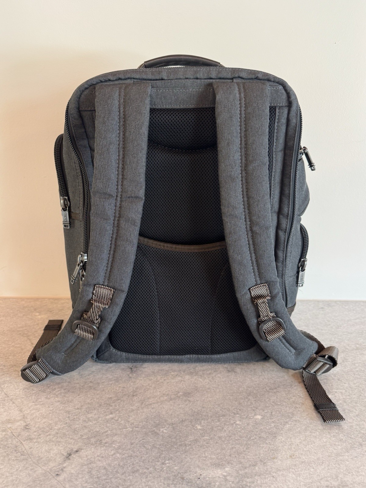 TUMI ALPHA BRAVO Kingsville Deluxe Anthracite Briefcase Backpack