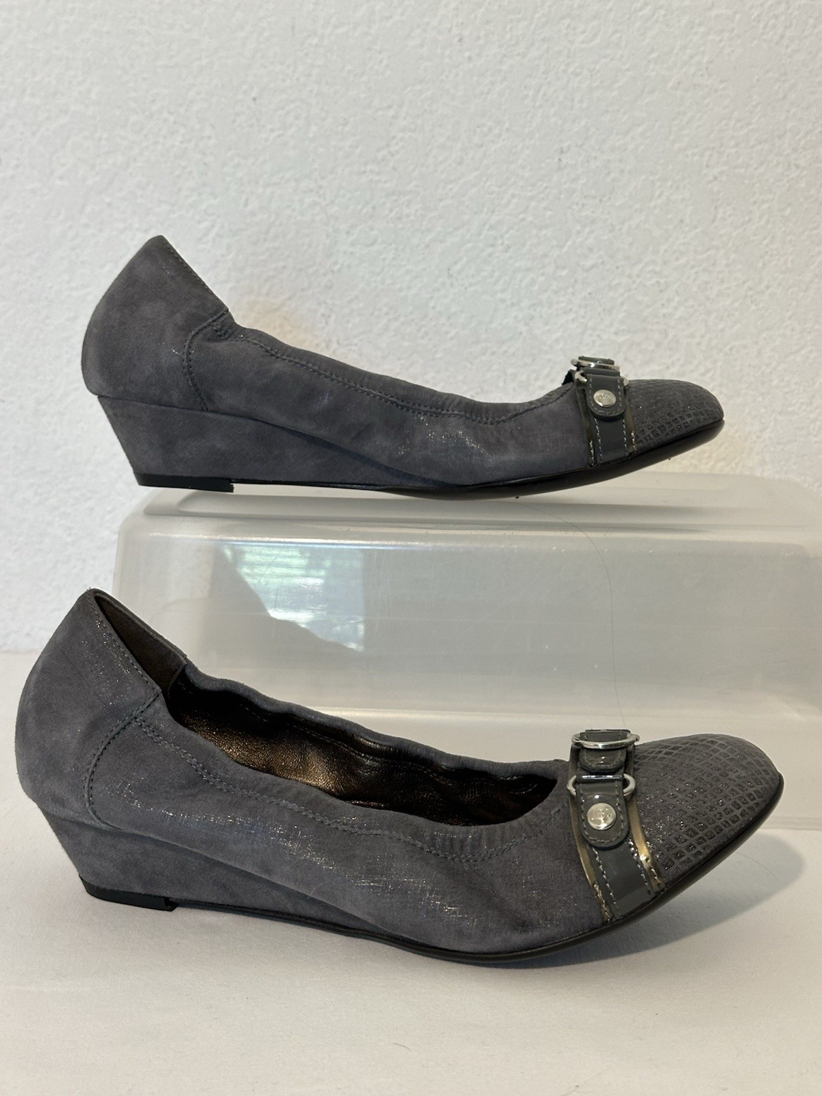 AGL Attilio Giusti Leombruni Cap Toe Buckle Low Wedge Heel Gray Suede Size 39/9