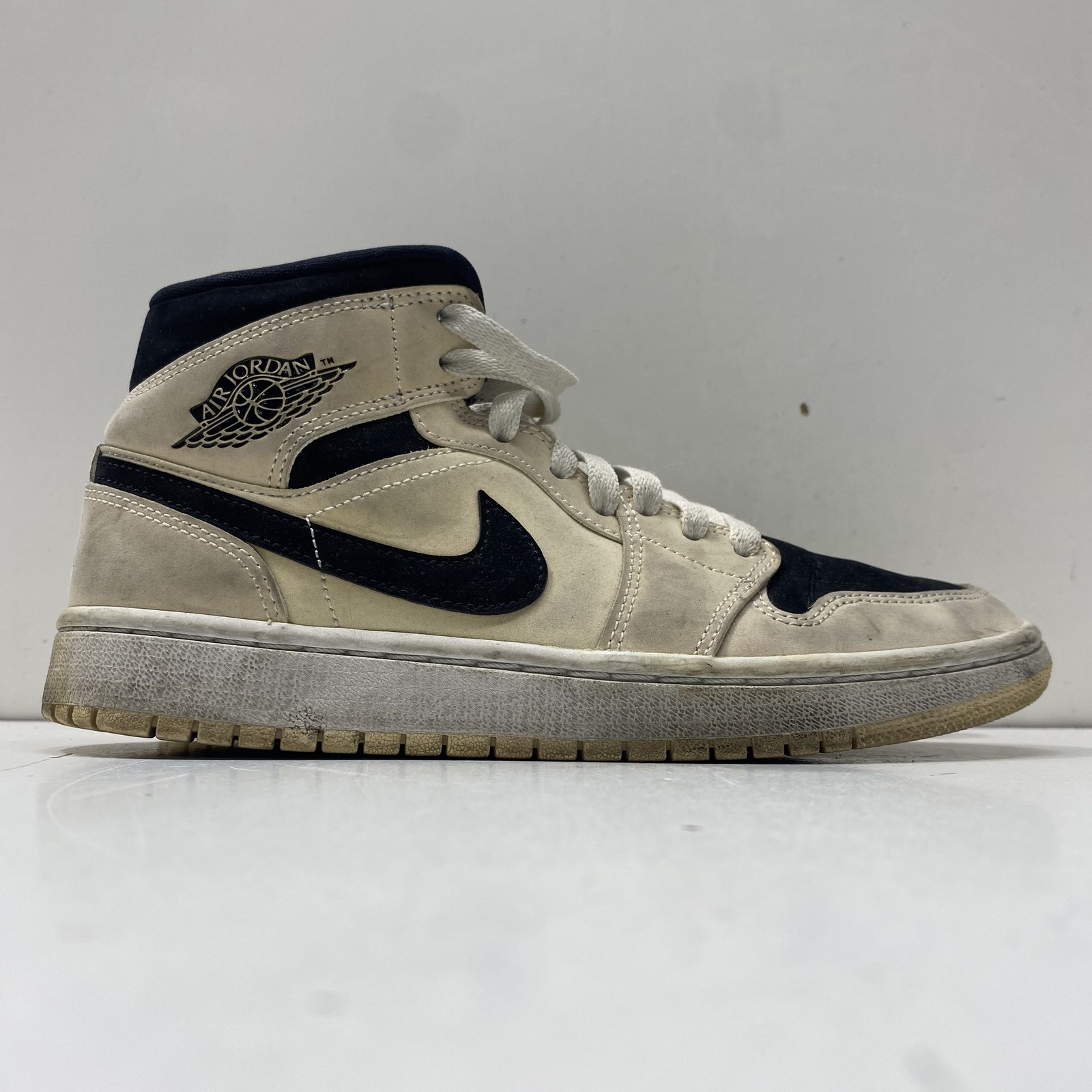 Nike Air Jordan 1 Mid SE Apricot Orange Women’s Size 7.5 BQ6472-800