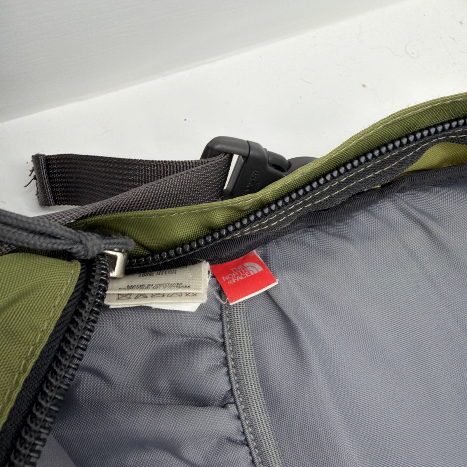 THE NORTH FACE RECON GREEN BACKPACK
