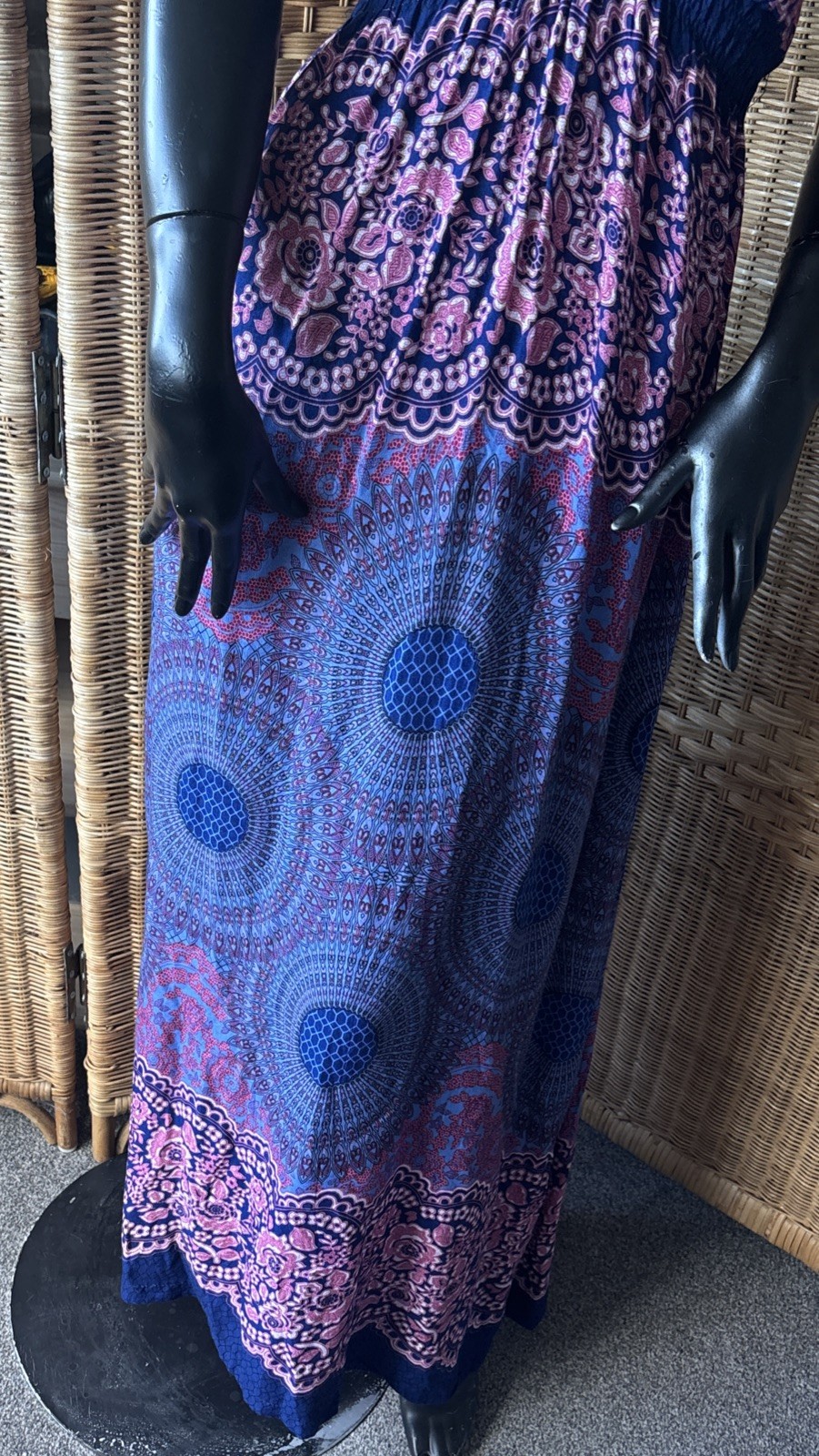 Made In Thailand spaghetti strap low neck rayon maxi dress Size S