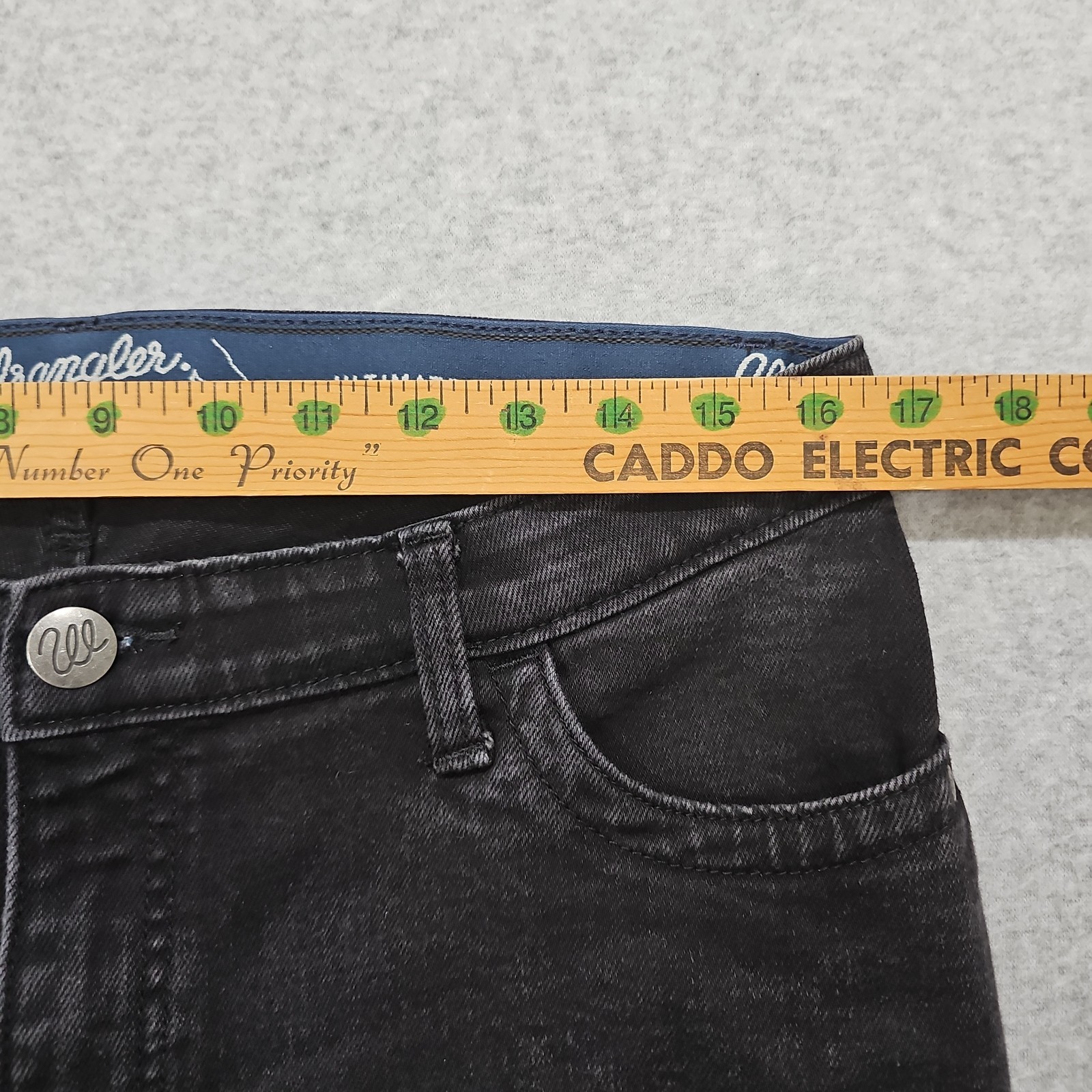 Wrangler Willow Ultimate Riding Jeans Women’s Sz 32×36 Black Wash Mid-Rise