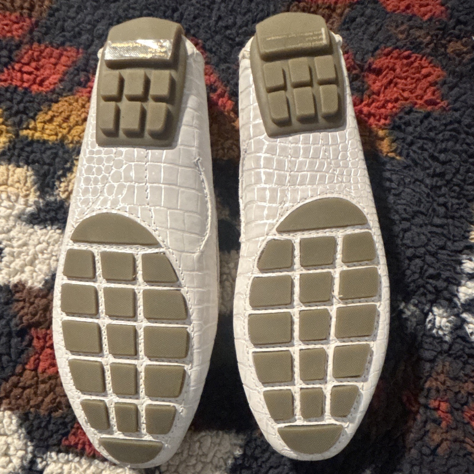Clarks Women’s White Croc-Embossed Leather Loafer Flats Slip-On 8.5W