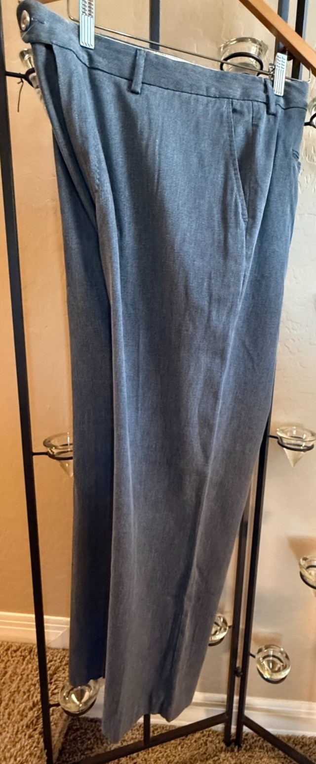Tommy Bahama Men’s Ink  Grey Herringbone Silk Trousers Size XXL Great Condition