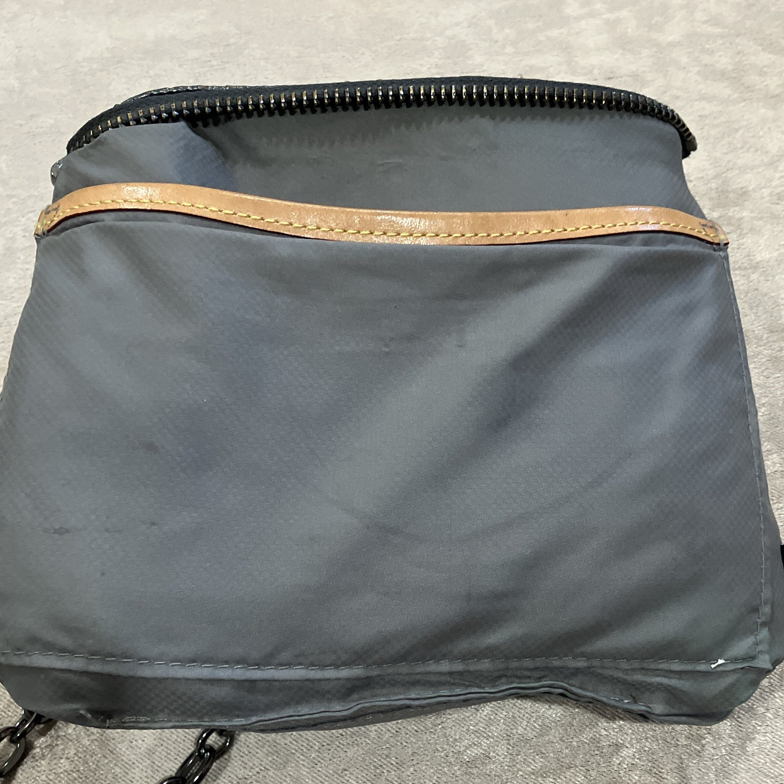 MZ Wallace Gray Zip Crossbody Bag Chain Strap Lined Pockets