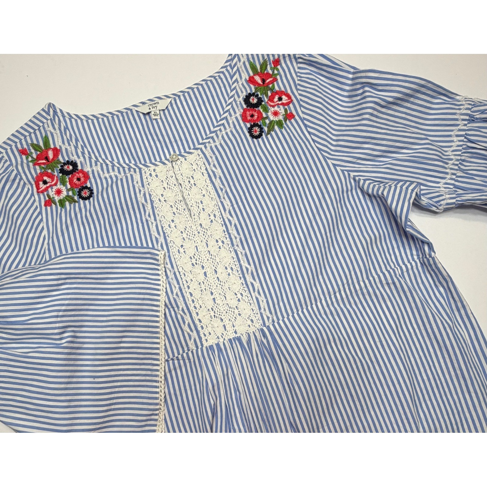 Crown & Ivy Womens XL Blue White Striped Floral Embroidered Lace Trim Top Cotton